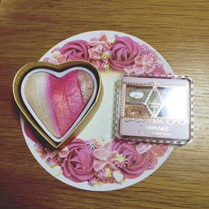 ハートハイライター エンジェルハート/MAKEUP REVOLUTION/パウダーハイライトを使ったクチコミ(2枚目)