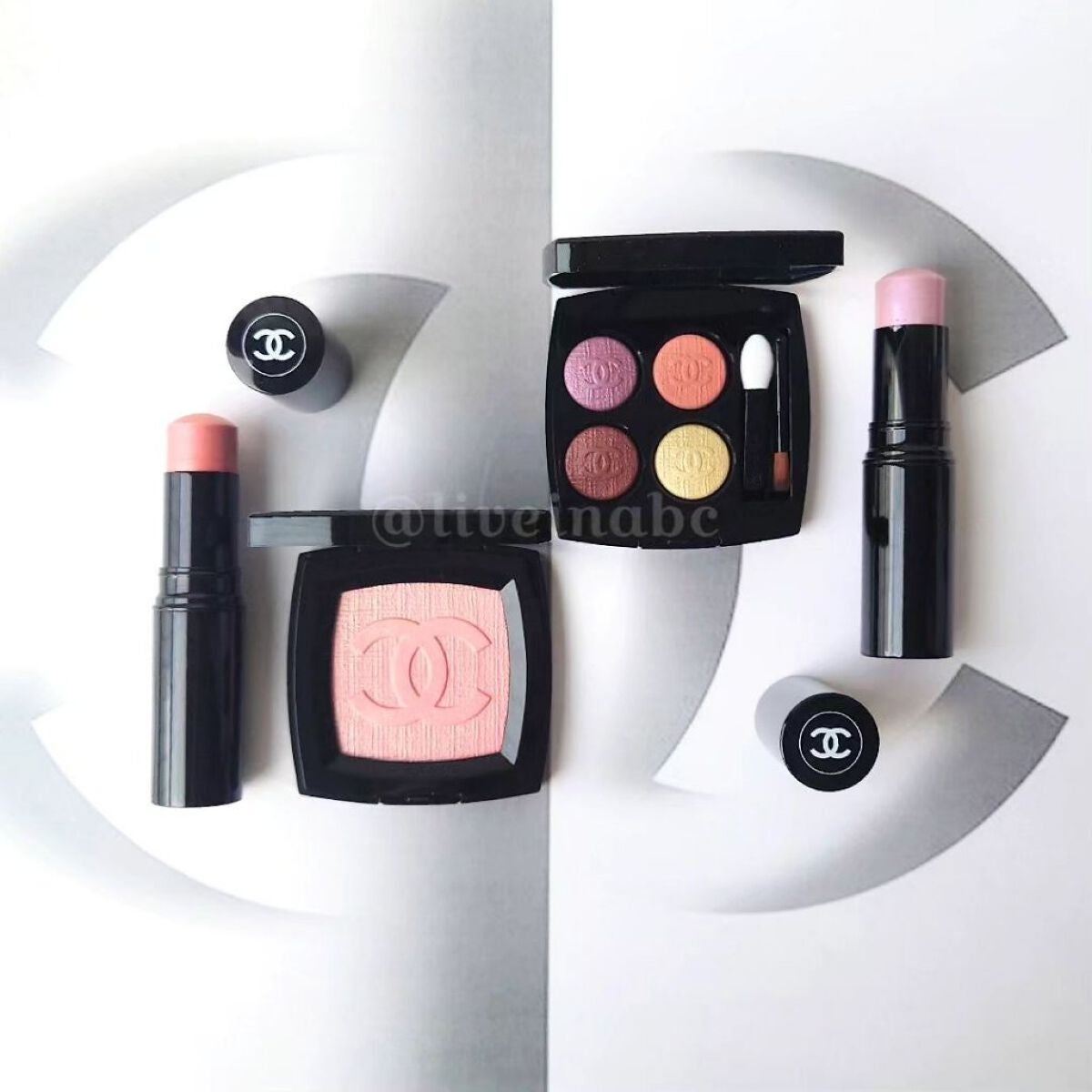 レ キャトル オンブル/CHANEL/アイシャドウパレットを使ったクチコミ(1枚目)