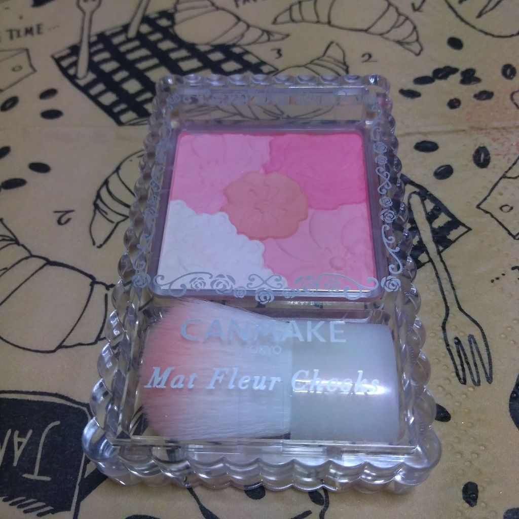 マットフルールチークス/キャンメイク/パウダーチークを使ったクチコミ（1枚目）