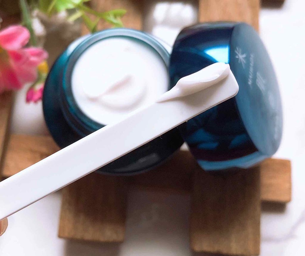 モコのクチコミ「最近人気の米肌。




こちらは年齢サインがあらわれやすい目元を集中ケアする薬用アイクリーム.....」（2枚目）