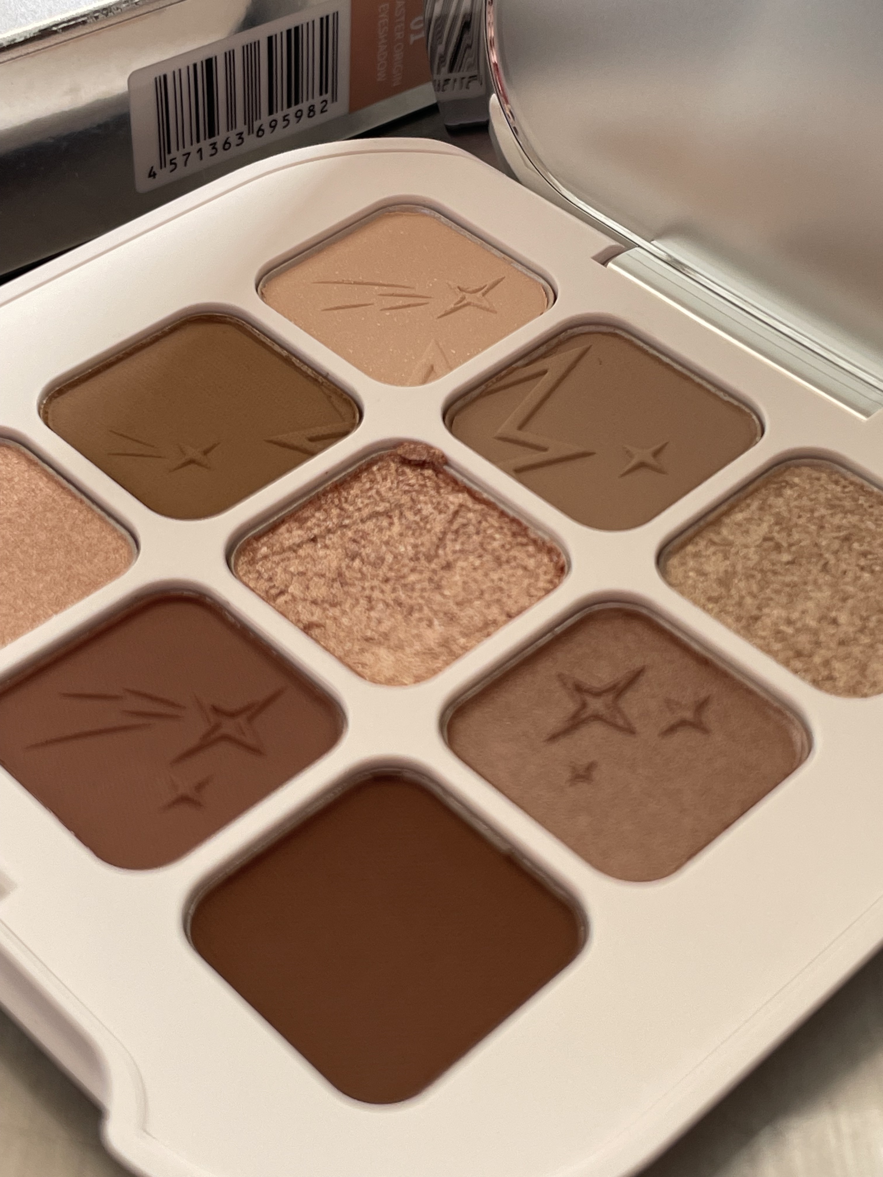 PERFECT DIARY (パーフェクトダイアリー)「原石」9色アイシャドウ　クリスマス限定/PERFECT DIARY/アイシャドウパレットを使ったクチコミ（3枚目）