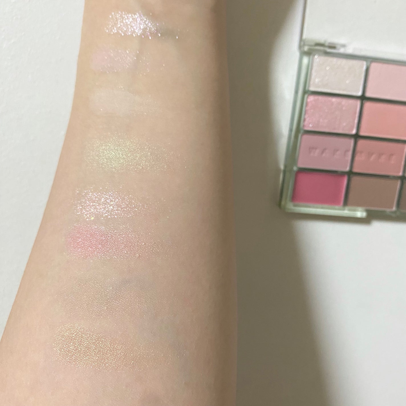 ソフトブラーリングアイパレット/wakemake/アイシャドウパレットを使ったクチコミ(3枚目)