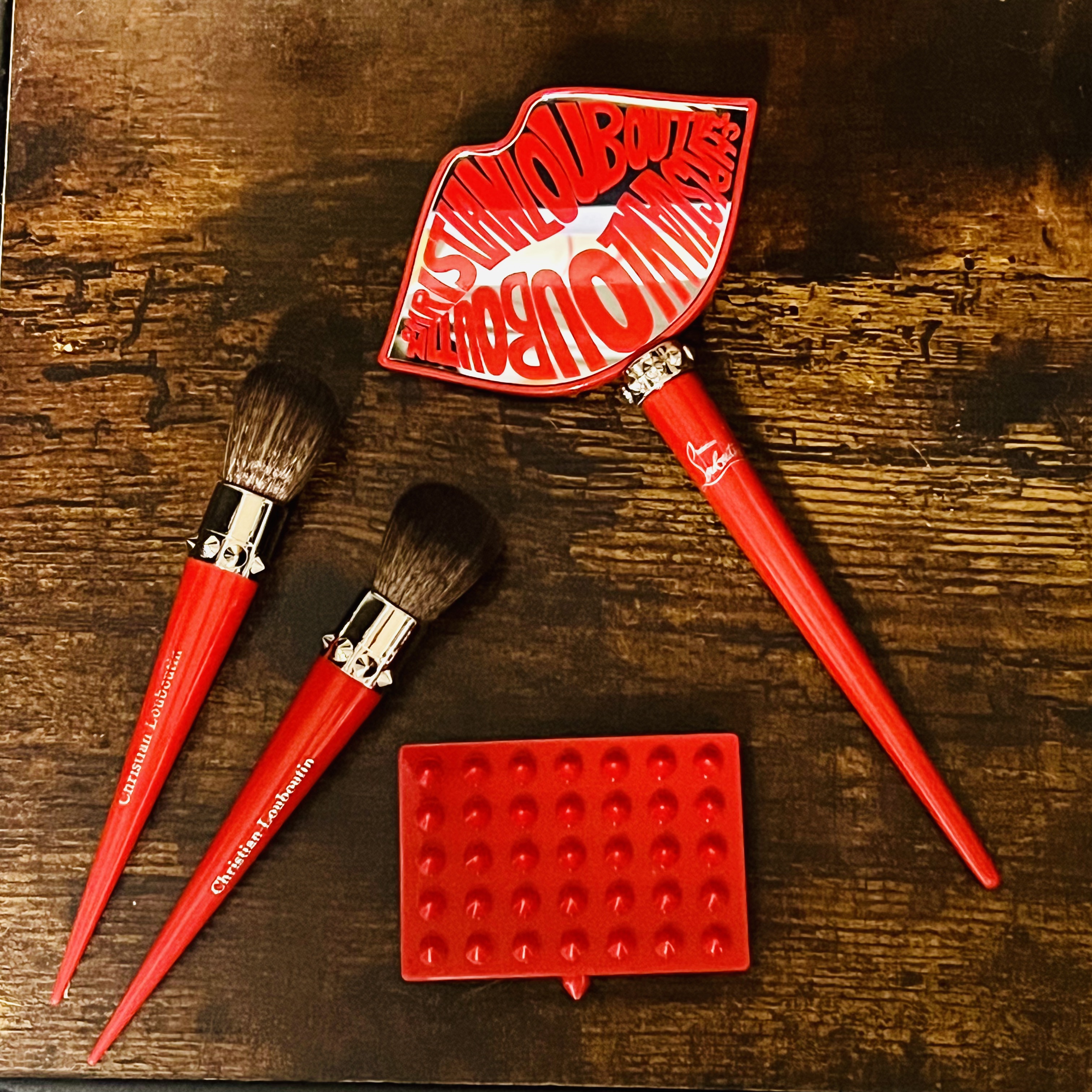 アブラカダブラ ルデュオ ホットヌードチック/クリスチャン ルブタン/アイシャドウパレットを使ったクチコミ（1枚目）