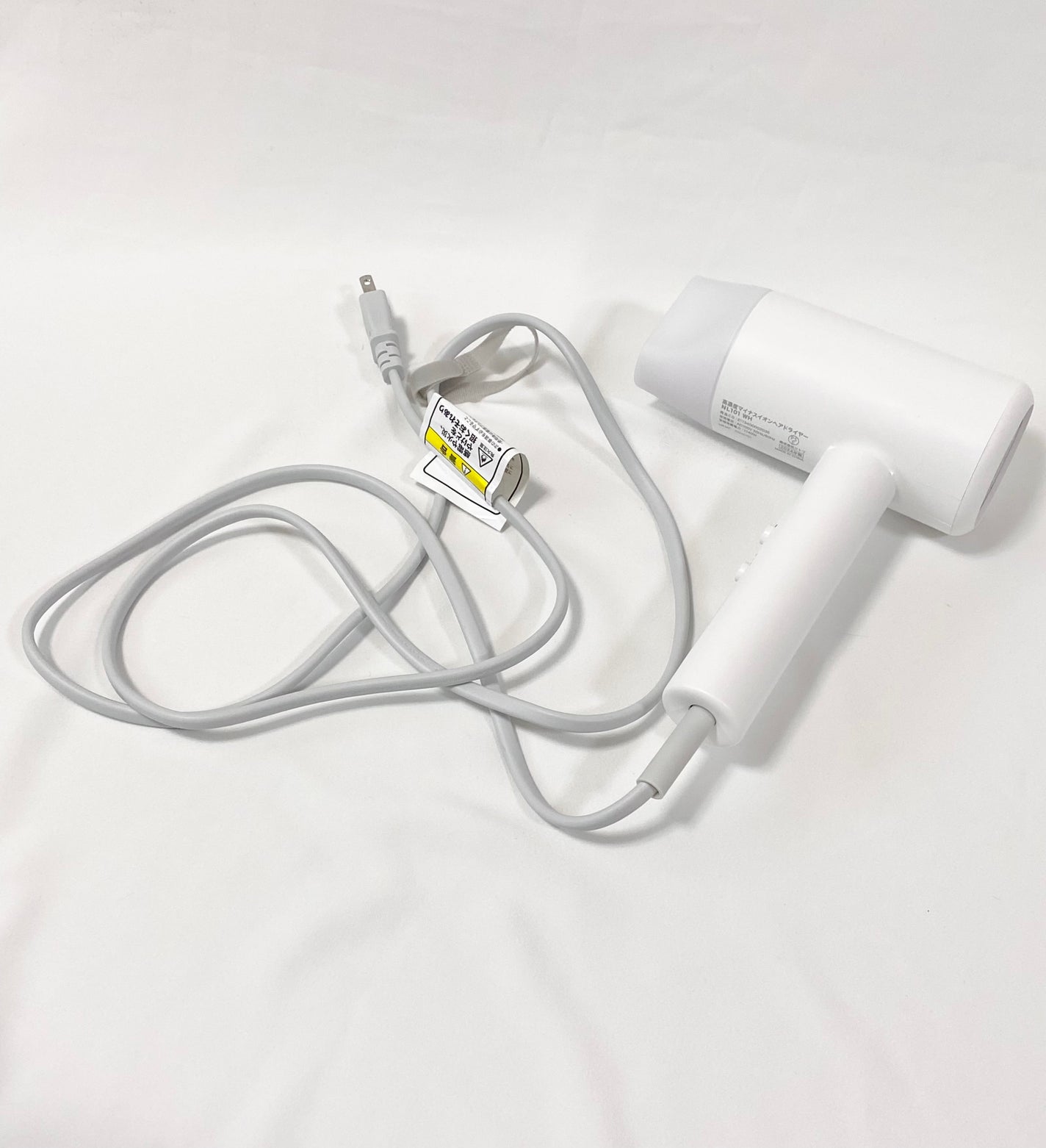 가을_秋 フォロバ on LIPS 「ニトリ高濃度マイナスイオンヘアドライヤー3色展開(ホワイトNL..」(3枚目)