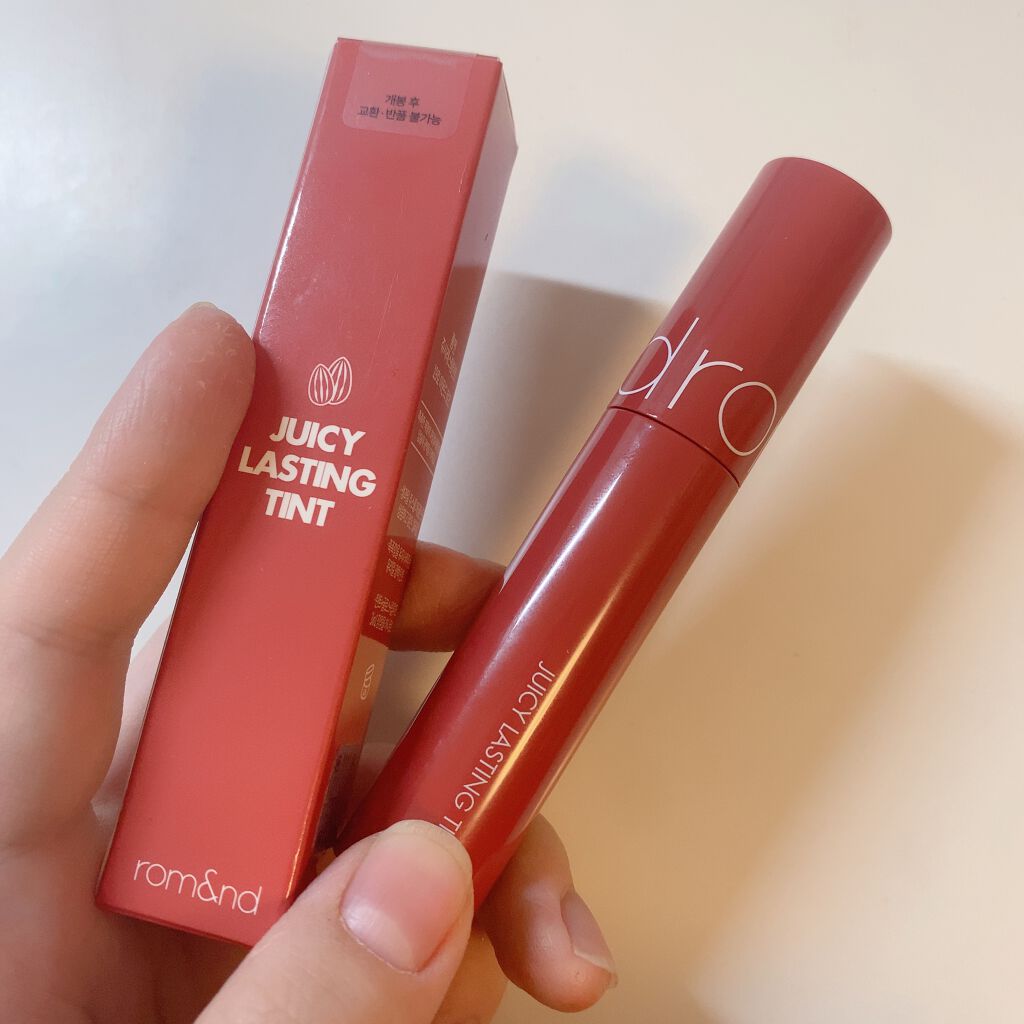 ジューシーラスティングティント/rom&nd/リップティントを使ったクチコミ（2枚目）