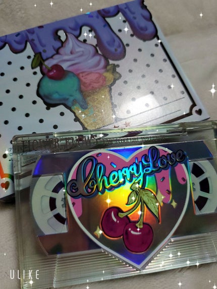 レトロマグネティック アイシャドウパレット/FlowerKnows/アイシャドウパレットを使ったクチコミ(1枚目)