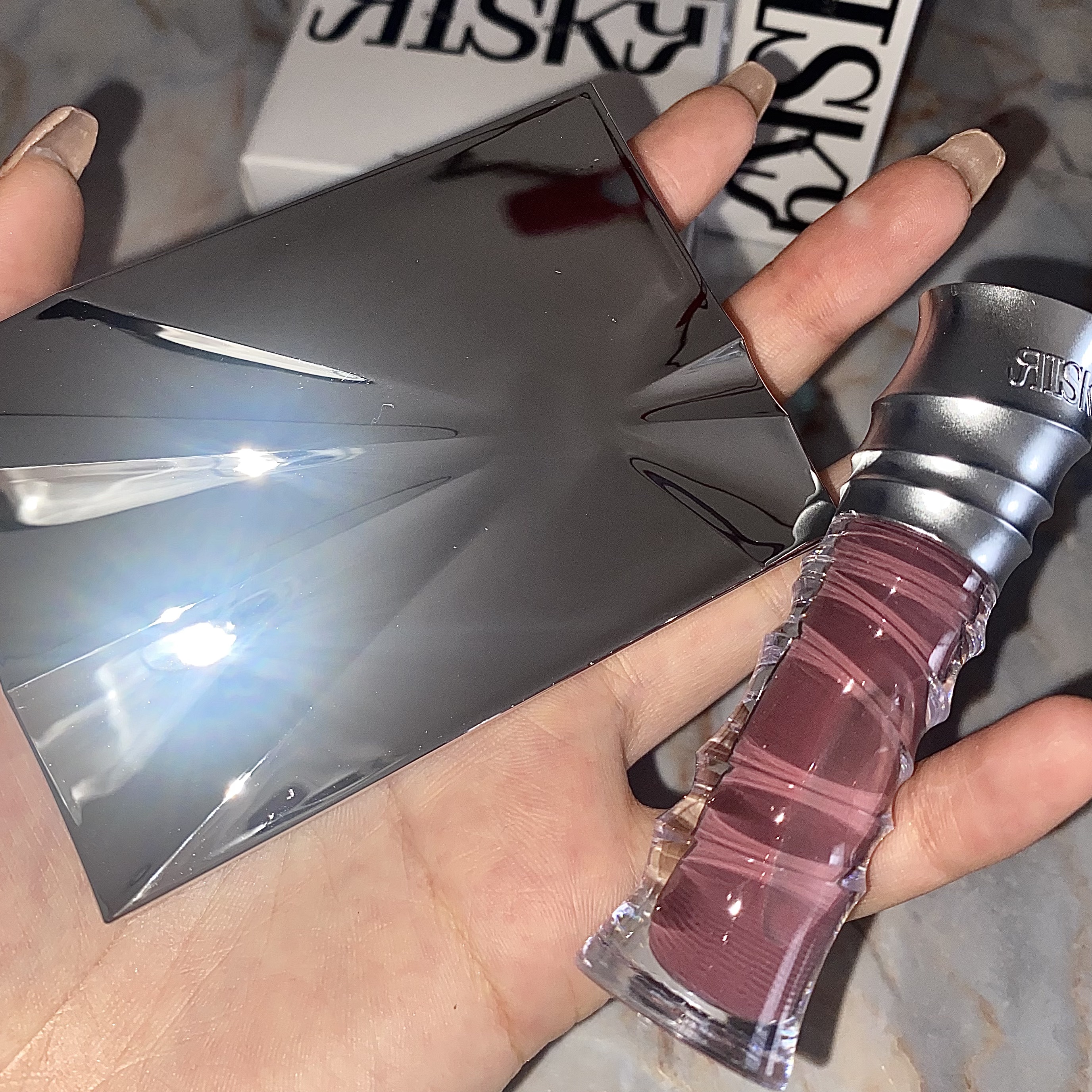 BE BOLD LIPGLOSS /RISKY /リップグロスを使ったクチコミ（2枚目）