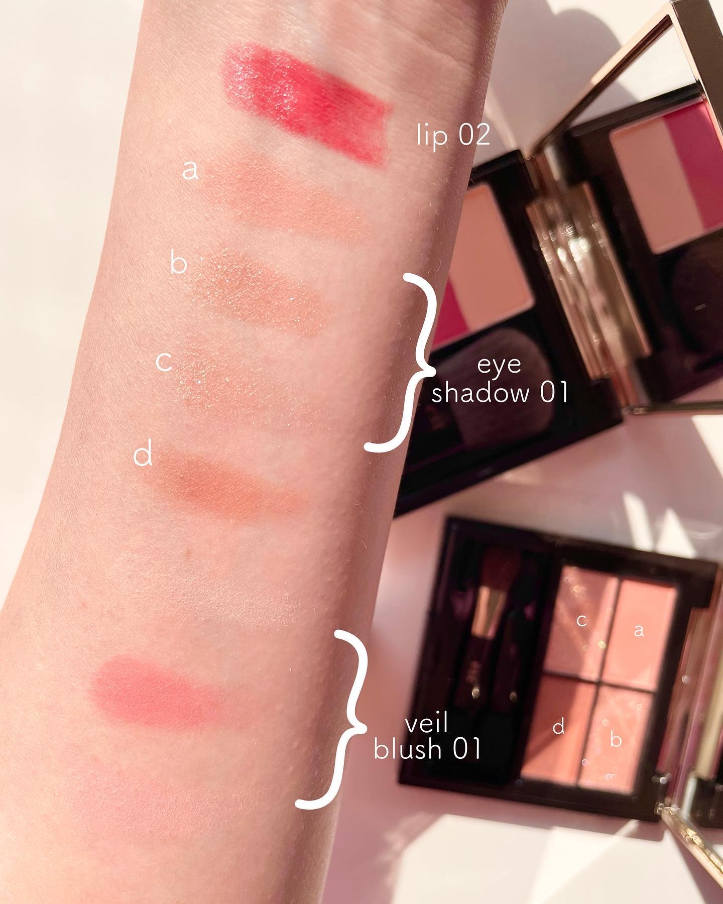 ピュア クラリティ シアー アイシャドウ/est/アイシャドウパレットを使ったクチコミ（3枚目）