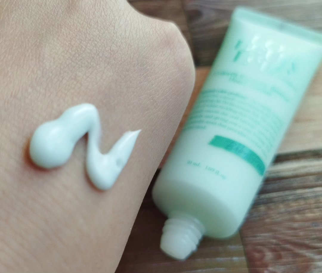 カラーフィットハンドクリーム/ロダレット/ハンドクリームを使ったクチコミ（2枚目）