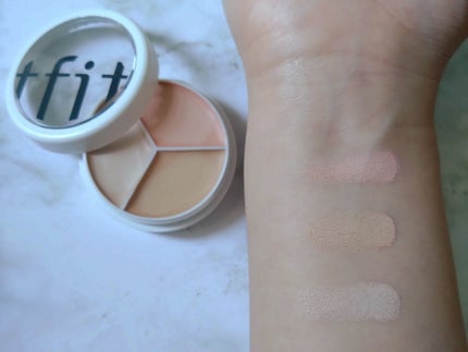 カバーアッププロコンシーラー クール スペシャルセット(コンシーラー15g+ブラシ)/TFIT/パレットコンシーラーを使ったクチコミ(2枚目)