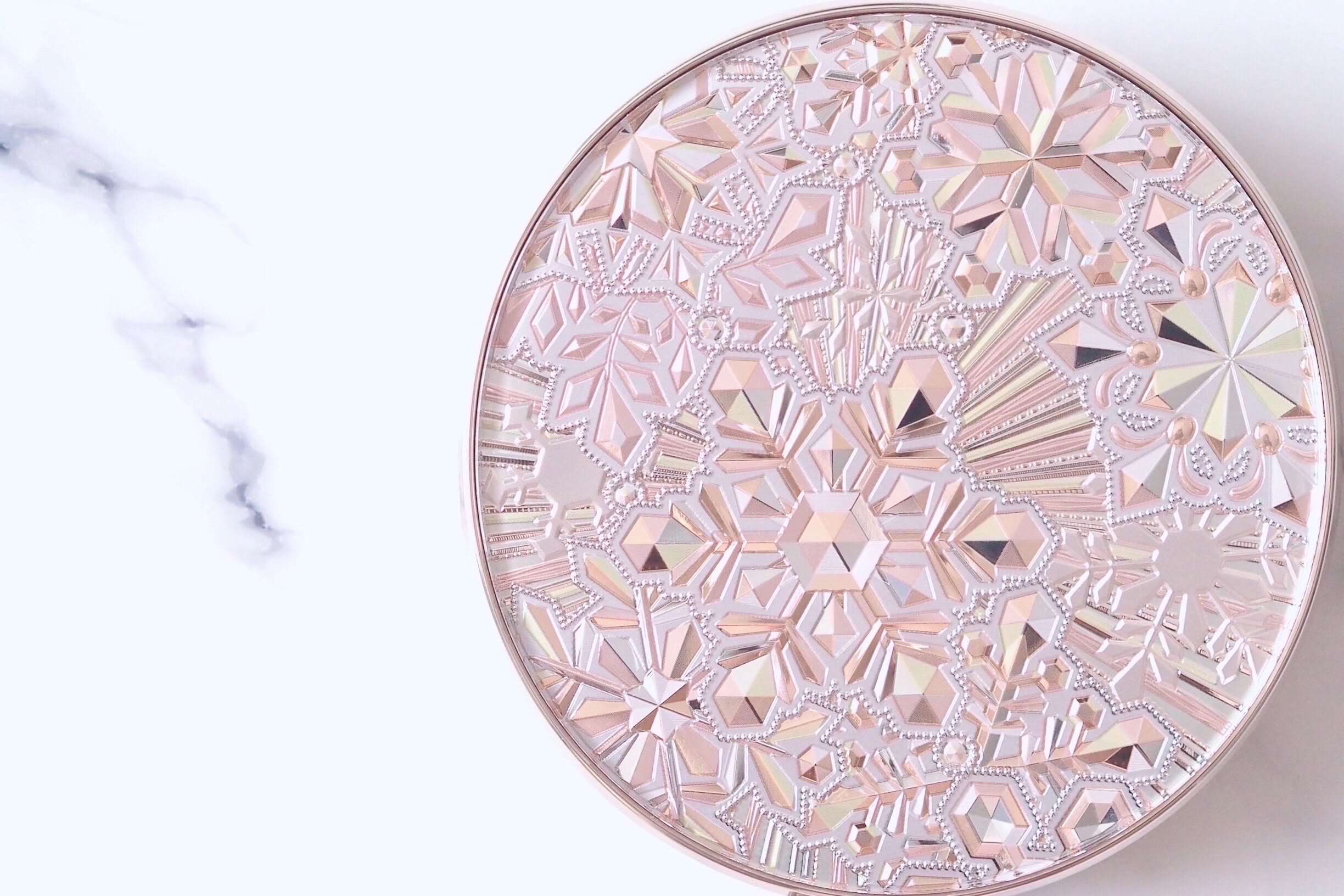 スノービューティー2023 薬用美白スキンケアパウダー/スノービューティー/プレストパウダーを使ったクチコミ（3枚目）