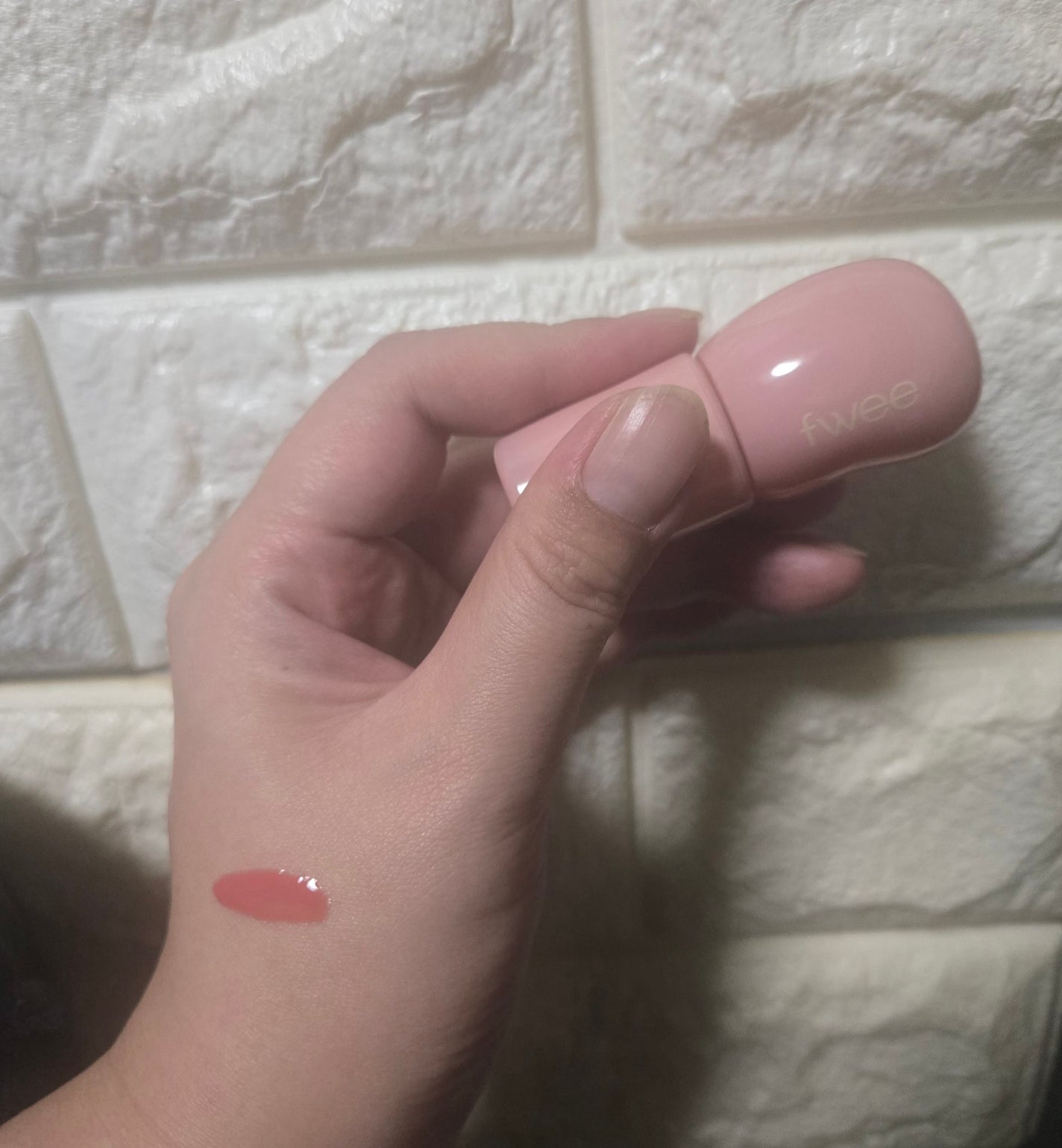 フィー 3Dボリューミンググロス/fwee/リップグロスを使ったクチコミ(3枚目)