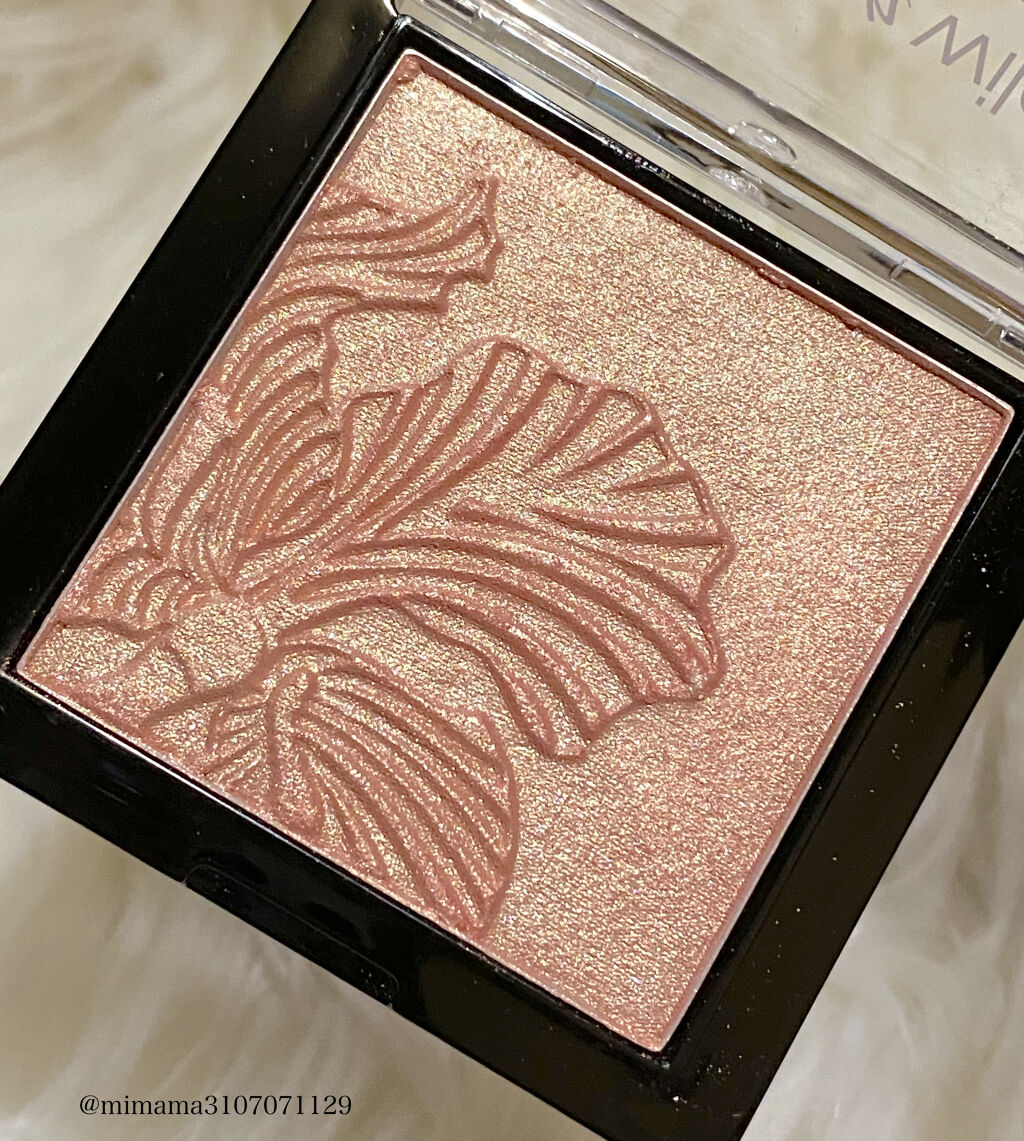 MegaGlo Highlighting Powder/wet 'n' wild/パウダーハイライトを使ったクチコミ（2枚目）