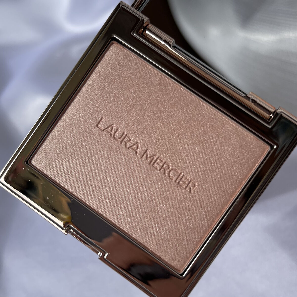 ローズグロウ イルミネーター /ローラ メルシエ/プレストパウダーを使ったクチコミ（2枚目）