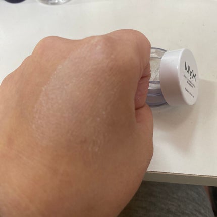 NYX Professional Makeup アイシャドウ ベースのクチコミ「お勧め購入品✨
NYX プロフェッショナルメイクアップ アイシャドウベース ホワイトパール
.....」(3枚目)