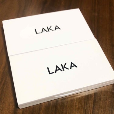 LAKA ジャストアイパレット ¥2,600(税別)
01 FRESH
03 PICNIC

韓国初のジェンダーニュートラルメイクアップブランド「LAKA」のアイパレット
ナチュラルなカラー、ソフトな装