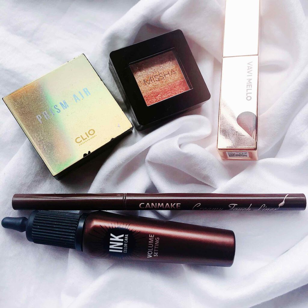 ともこ on LIPS 「#今日のメイクミシャとクリオのアイシャドウを使ってラメい..」(4枚目)