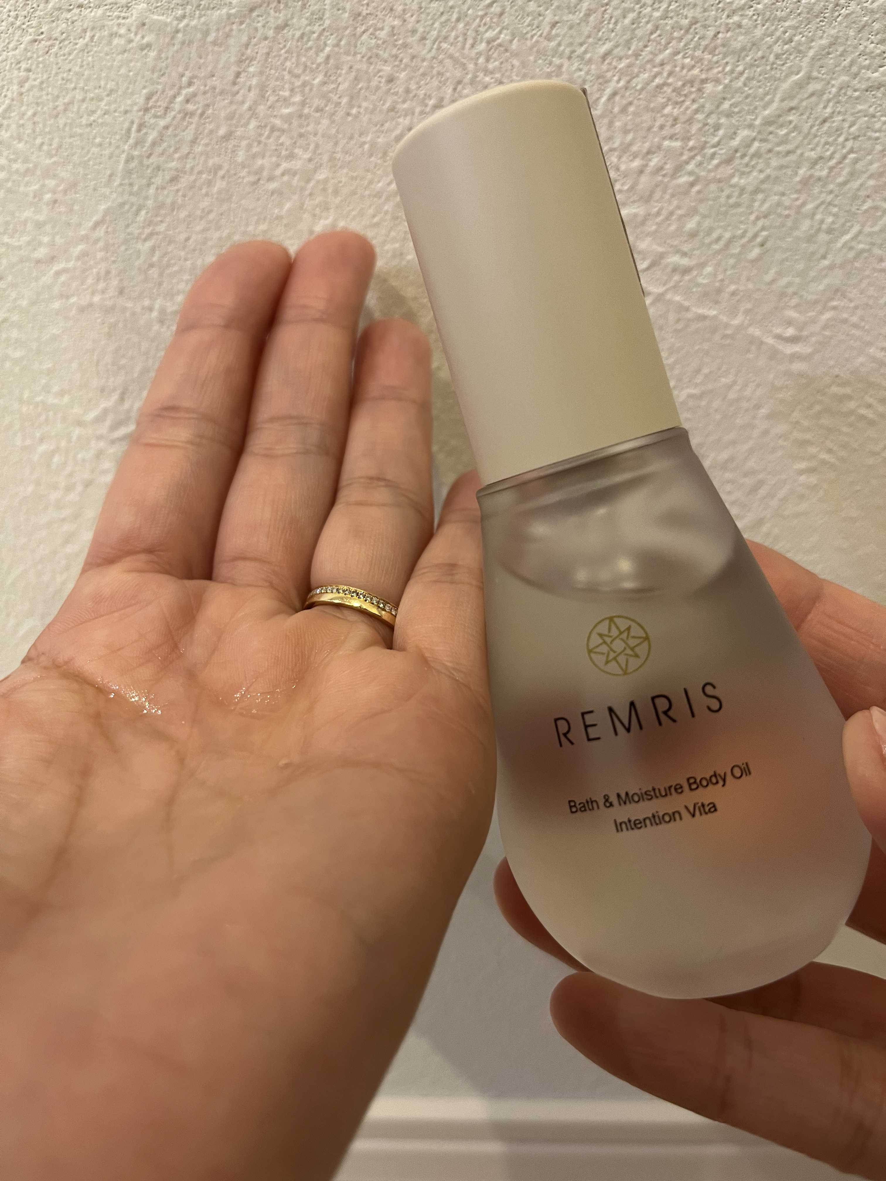 バス＆モイスチャーボディオイル Intention Vita（インテンションヴィータ）/REMRIS/ボディオイルを使ったクチコミ（2枚目）