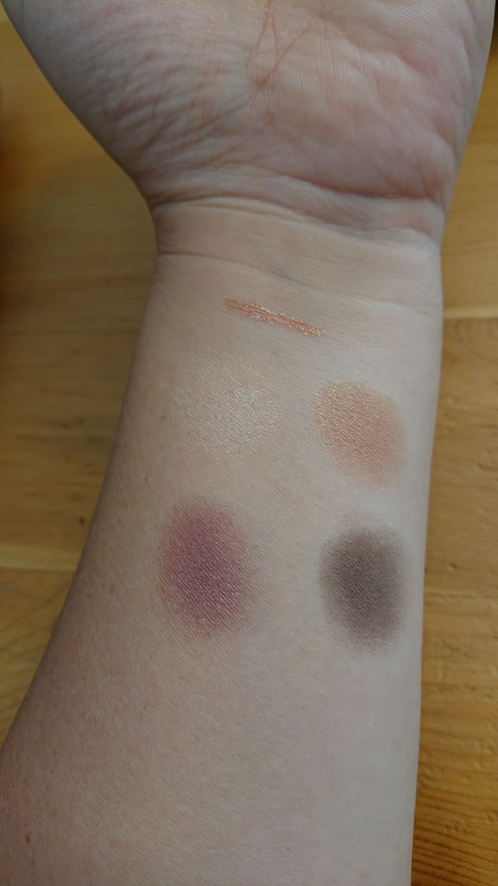 ロイヤルヴィンテージ アイズ/リンメル ロンドン/アイシャドウパレットを使ったクチコミ（2枚目）