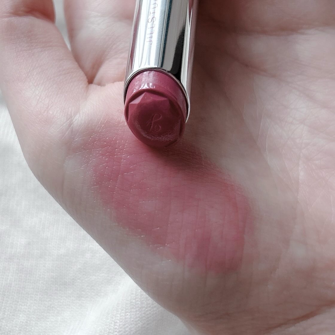 ジルスチュアート　リップブロッサム グロウ 103 berry yogurt<ギルティパフェタイム>(限定色)/JILL STUART/口紅を使ったクチコミ（2枚目）