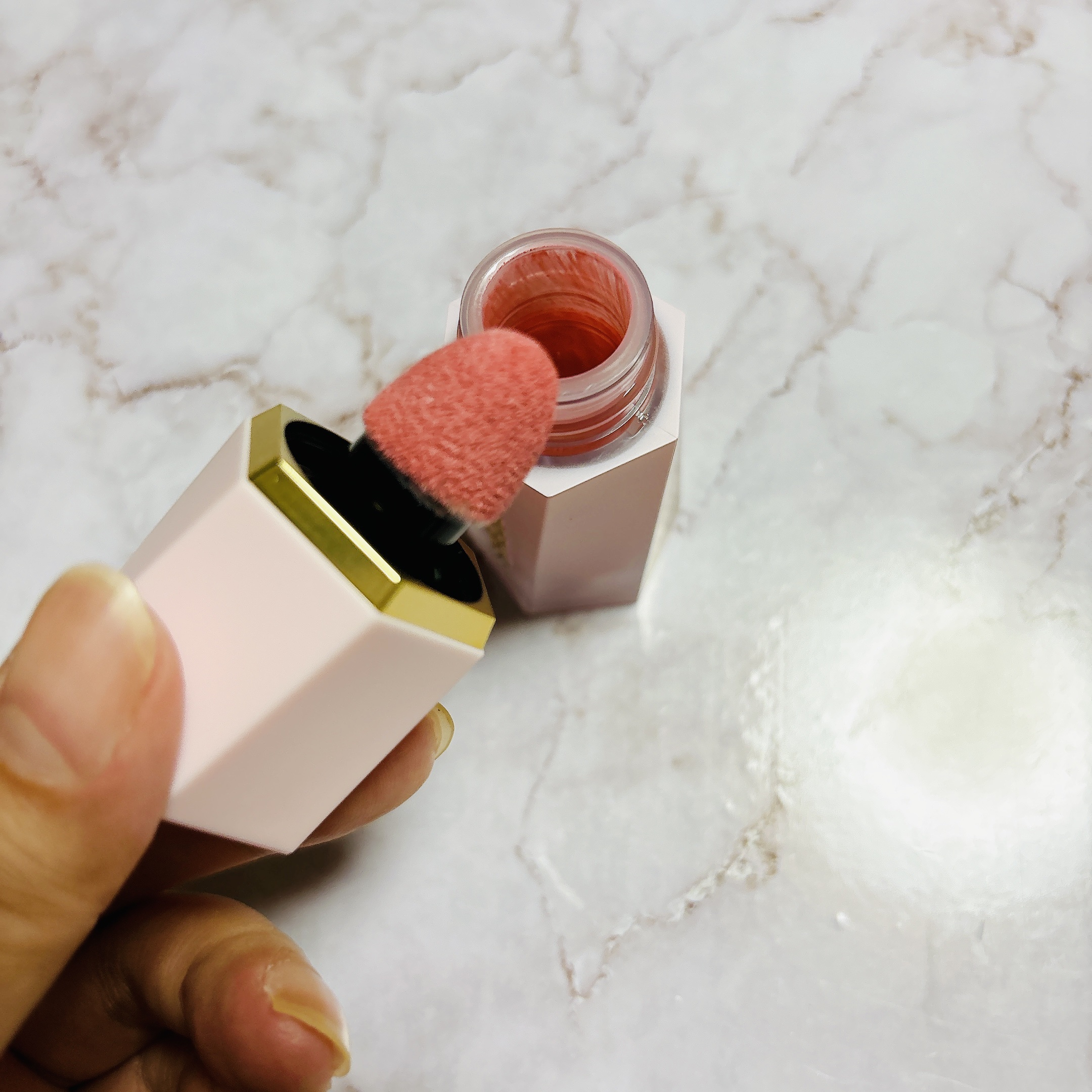 シーグラム カラーブルーム リキッドブラッシュ ラブケーキ(Love Cake)/SHEGLAM/リキッドチークを使ったクチコミ（2枚目）