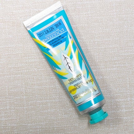 L'OCCITANE ヴァーベナ グラニテハンドクリームのクチコミ「夏にピッタリ!なハンドクリーム✋️
ジェルっぽい、半透明なクリーム。
見た目わらび餅だけど、.....」(1枚目)