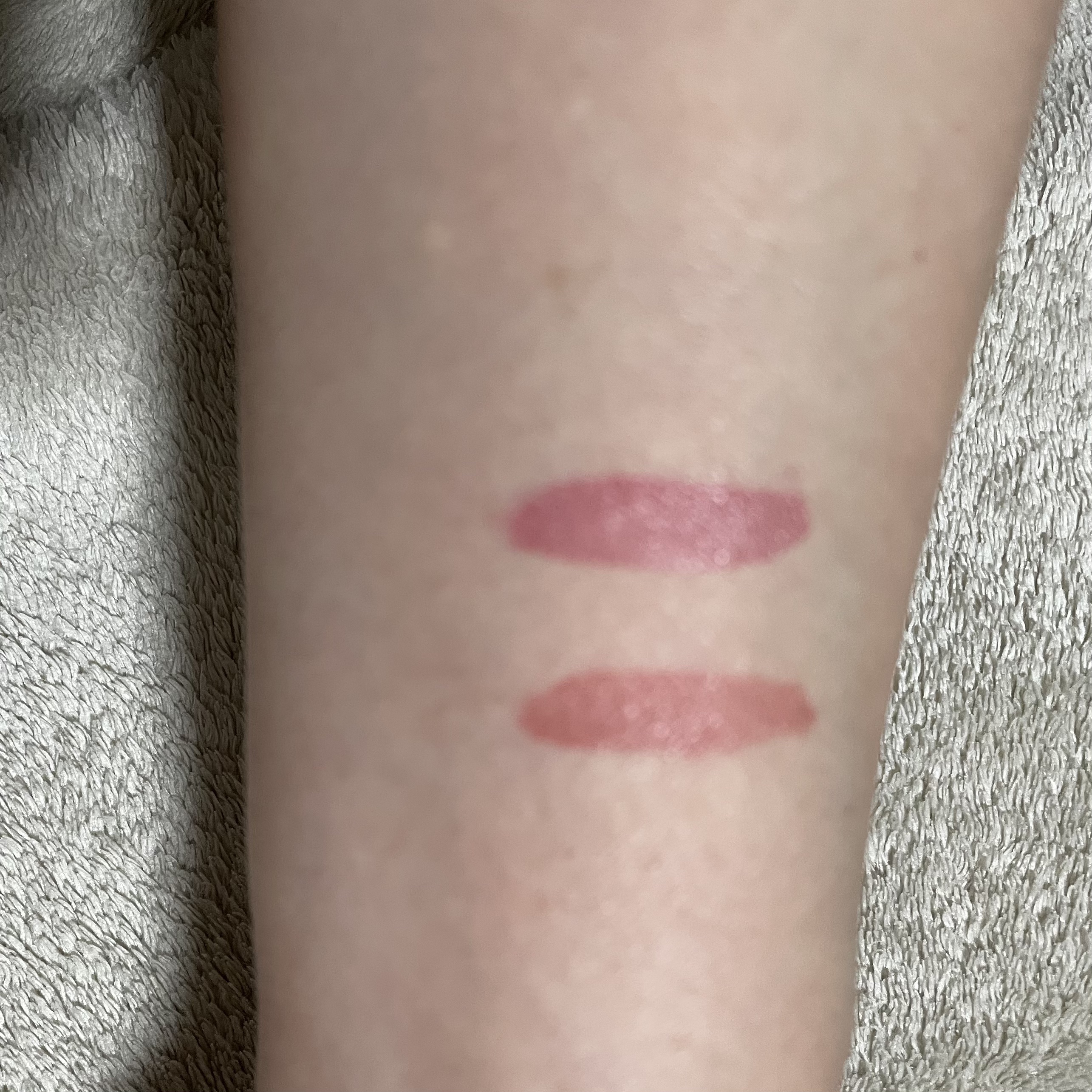 ジューシーラスティングティント/rom&nd/リップティントを使ったクチコミ（3枚目）