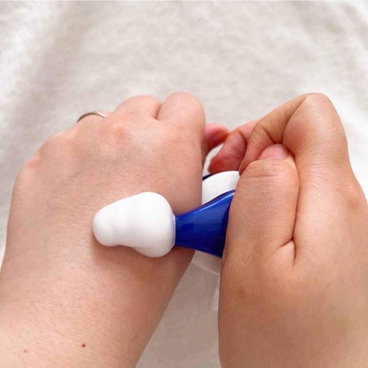 ニベア クリアビューティー弱酸性泡洗顔 もっちり美肌/ニベア/泡洗顔を使ったクチコミ(4枚目)