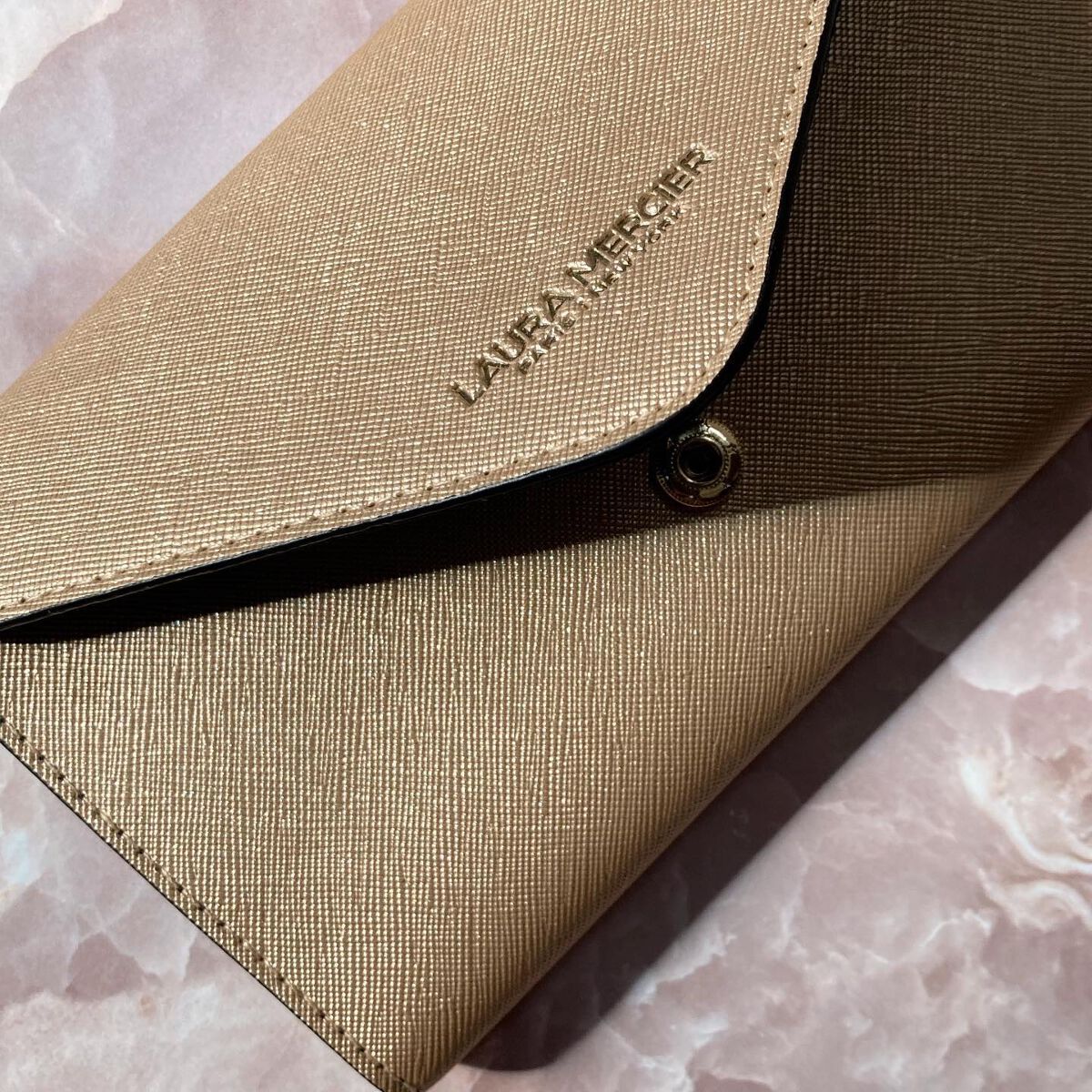 ローラ メルシエ アン アーティスツ ギフト ブラシ コレクション のクチコミ「クリスマスコフレの醍醐味の1つは
いつもでは考えられないお得感
⁡
#ローラメルシエ
#アンア.....」（2枚目）