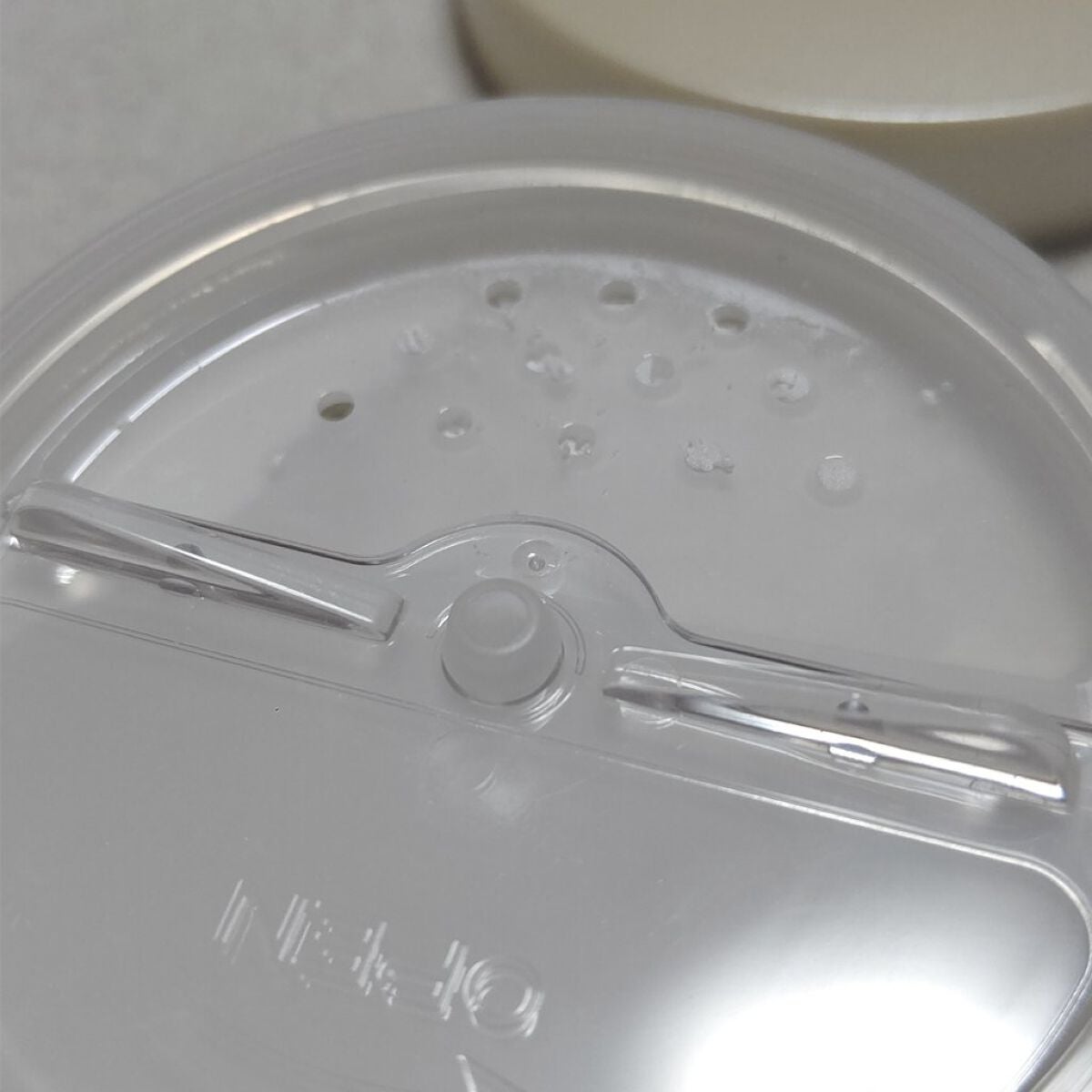 ナイトミネラルファンデーション/エトヴォス/ルースパウダーを使ったクチコミ(2枚目)