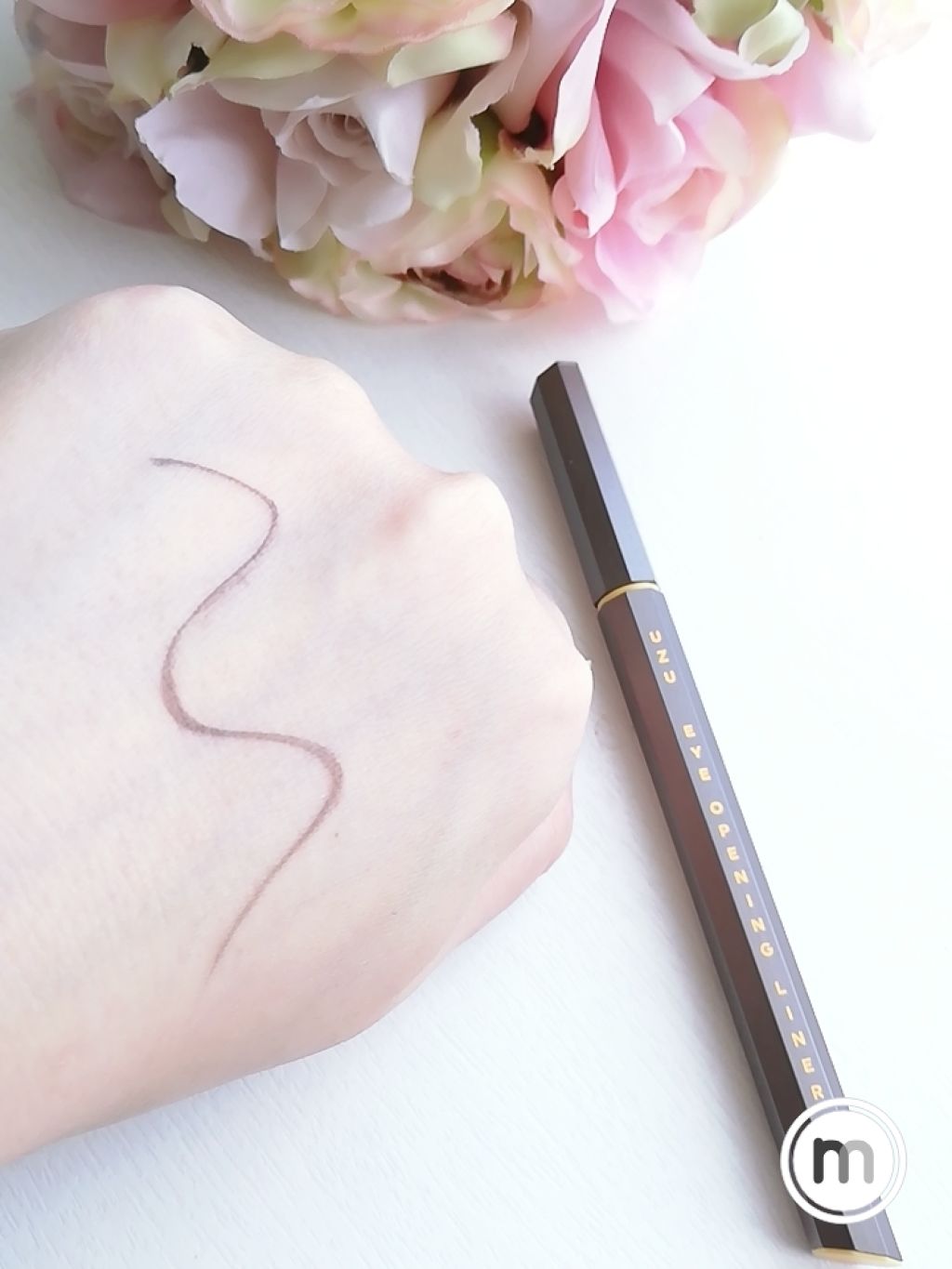 EYE OPENING LINER/UZU BY FLOWFUSHI/リキッドアイライナーを使ったクチコミ(2枚目)