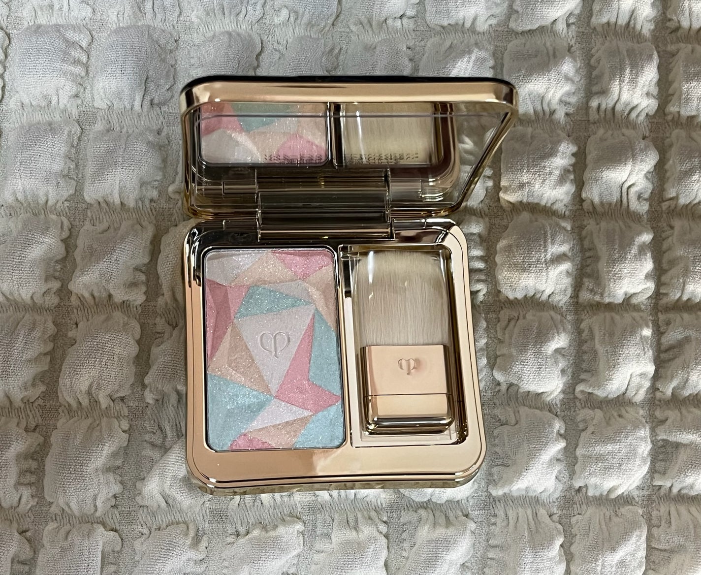 ル・レオスールデクラ /クレ・ド・ポー ボーテ/パウダーハイライトを使ったクチコミ(2枚目)