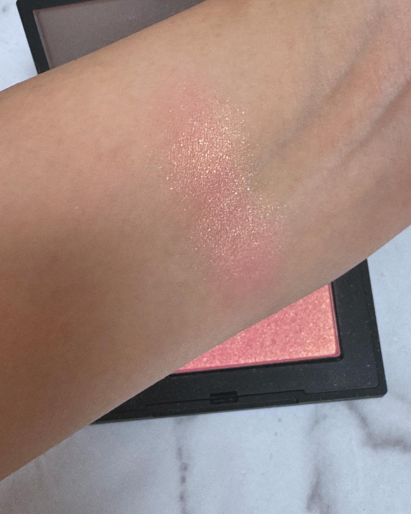 ブラッシュ N/NARS/パウダーチークを使ったクチコミ（2枚目）