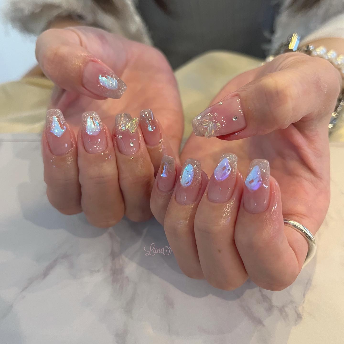 #ジェルネイル,#ワンカラーネイル,#ニュアンスネイル,#うるうるネイル,#ちゅるんネイル,#シンプルネイル,#パーツネイル,#透け感ネイル,#クリアネイル,#ぷっくりネイル,#ちぐはぐネイル,#韓国ネイル,#きらきらネイル,#うるつやネイル,#フレンチガーリーネイル,#ラメグラネイル,#マグネットネイル,#チークネイルのネイルデザイン