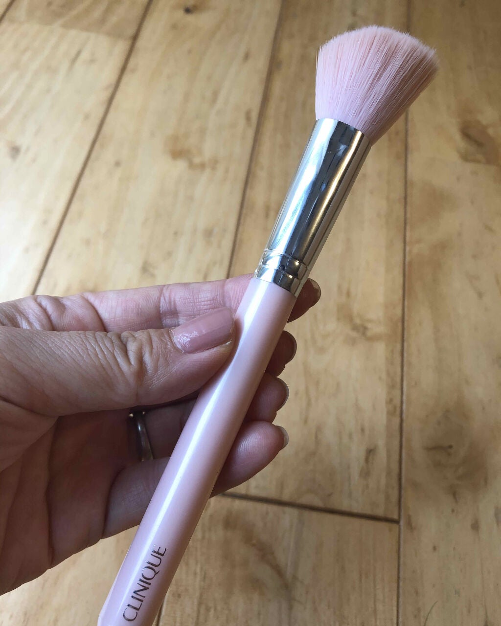 オール アグロー/CLINIQUE/プレストパウダーを使ったクチコミ(4枚目)