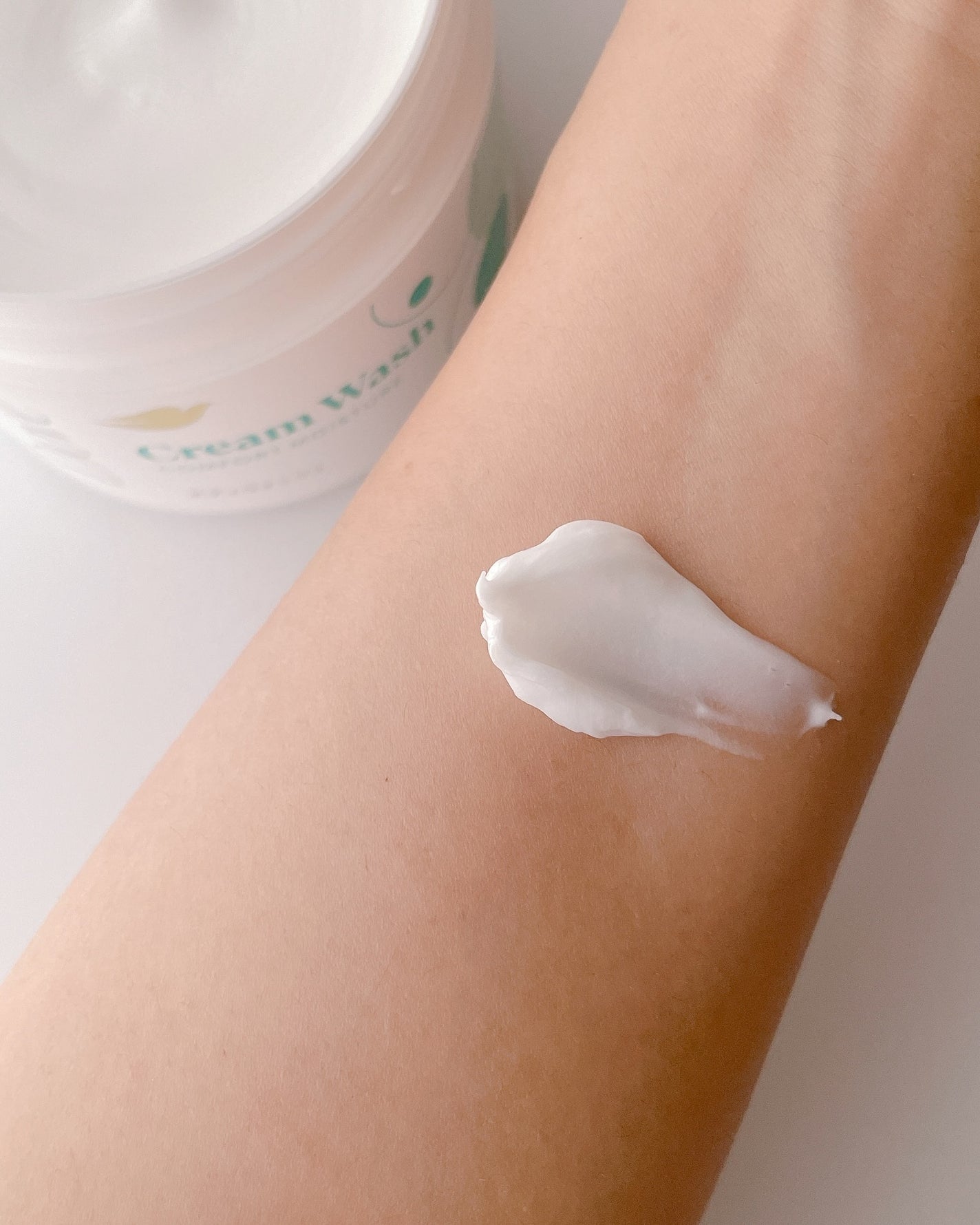 ダヴ クリームボディウォッシュ コンフォートモイスチャー/ダヴ/ボディソープを使ったクチコミ(4枚目)