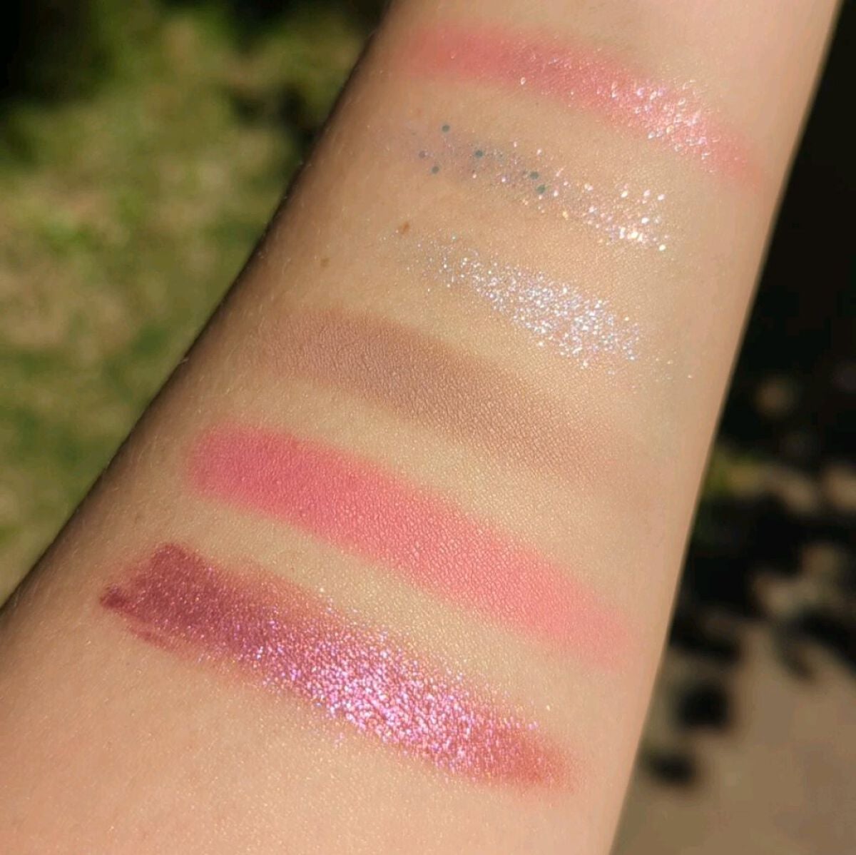 グリッターペディアアイパレット/unleashia/アイシャドウパレットを使ったクチコミ(4枚目)
