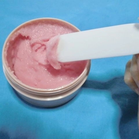 Q+Me スウィート ボム タラソ スクラブ/AGARISM/バストケア・ヒップケアを使ったクチコミ（2枚目）