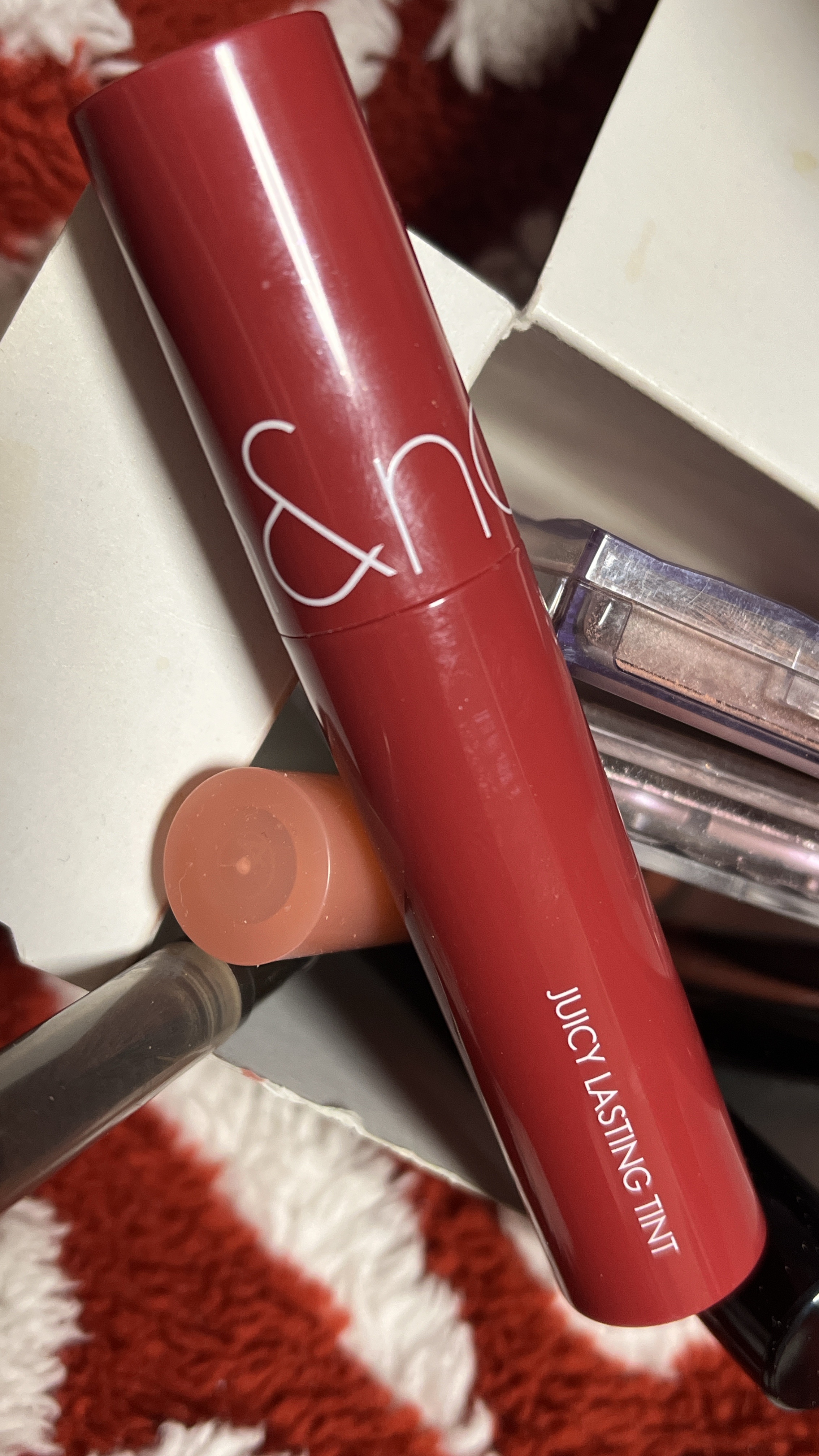 ジューシーラスティングティント/rom&nd/リップティントを使ったクチコミ（1枚目）