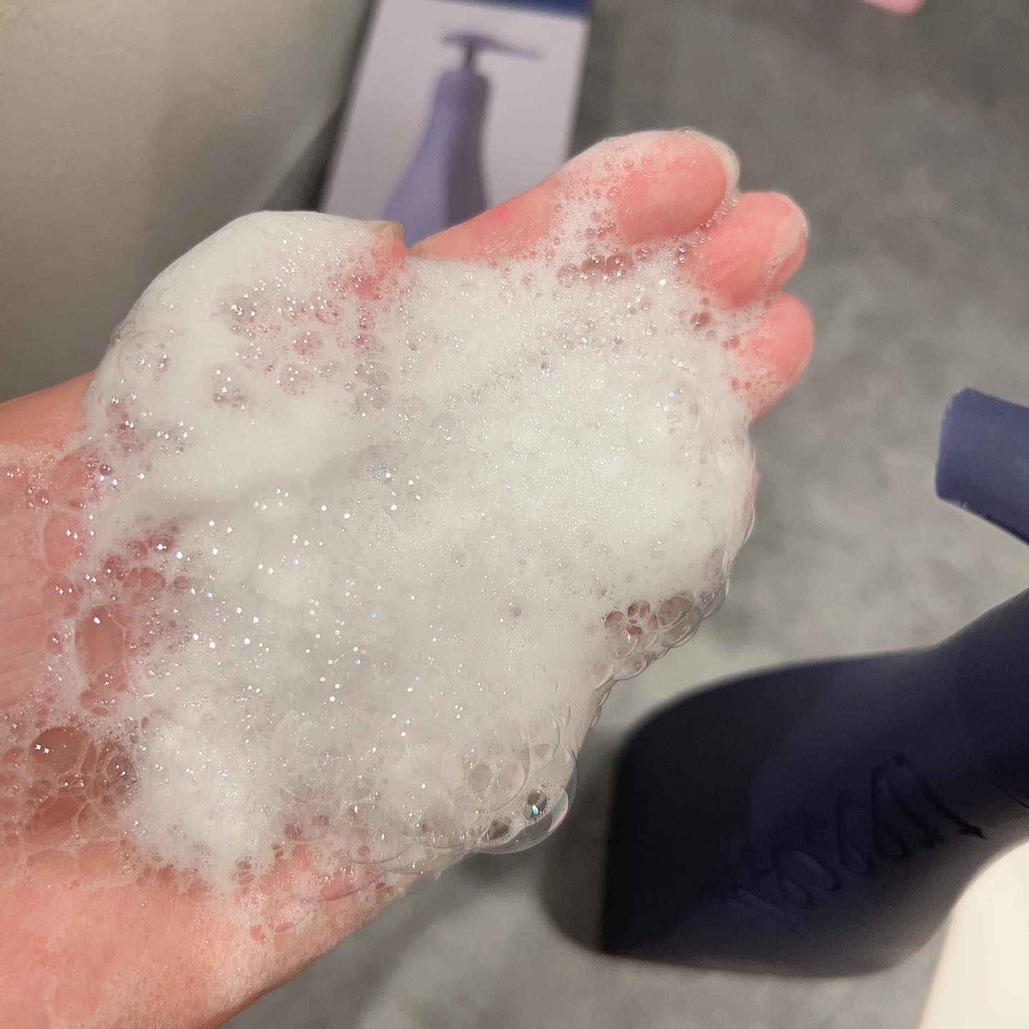 ナイトコラーゲンシャンプーミッドナイトフォレスト/treecell/市販シャンプーを使ったクチコミ（3枚目）