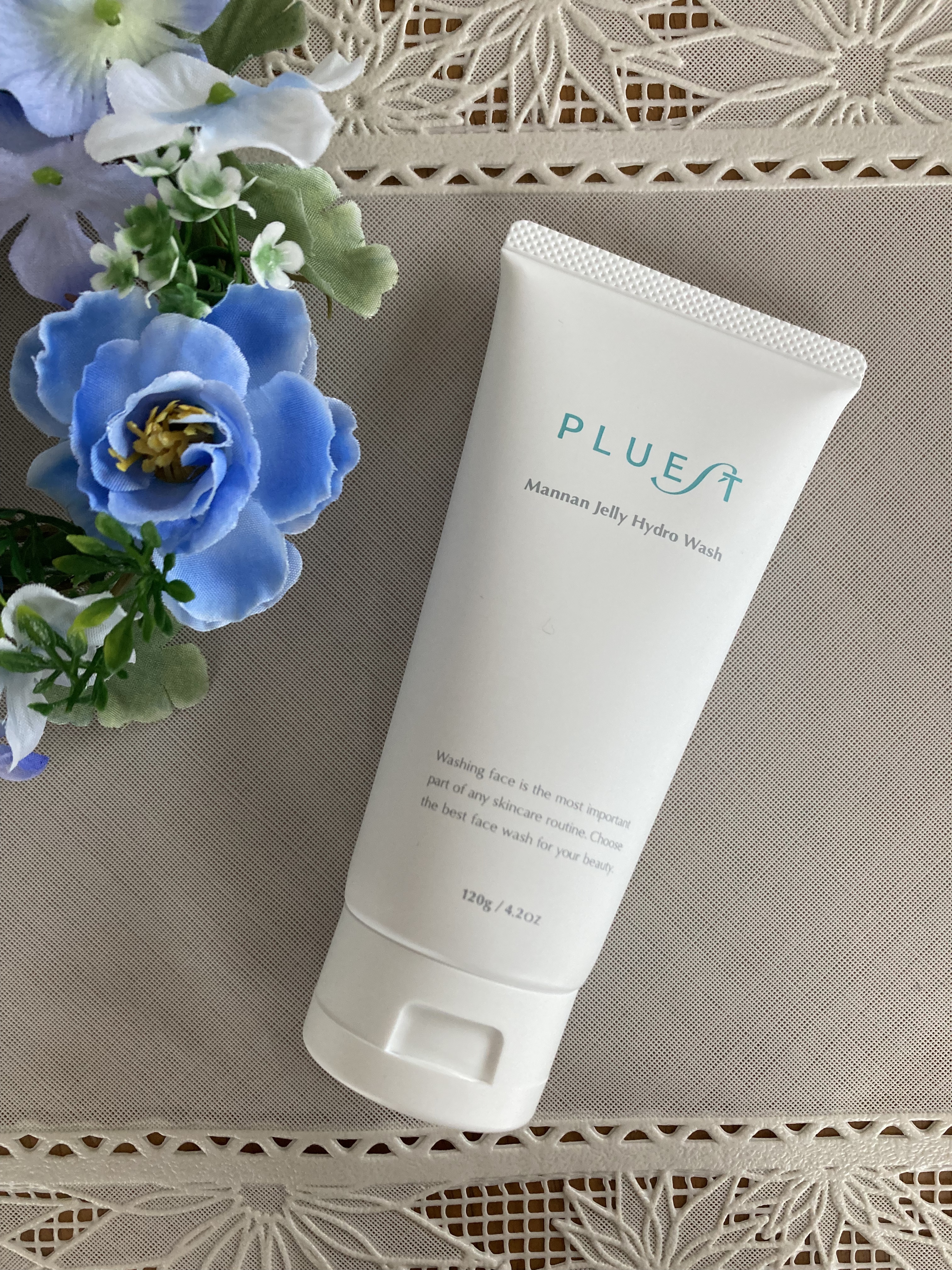 PLUEST
マンナンジュリー　ハイドロウォッシュ
使ってみました😆🌟

保湿しながら洗うという新発想の洗顔です🥰

こんなにぷるぷるなジェル洗顔は初めてです😉
マンナンスクラブが入っていて、クラッシュゼリーのような感じです💓

