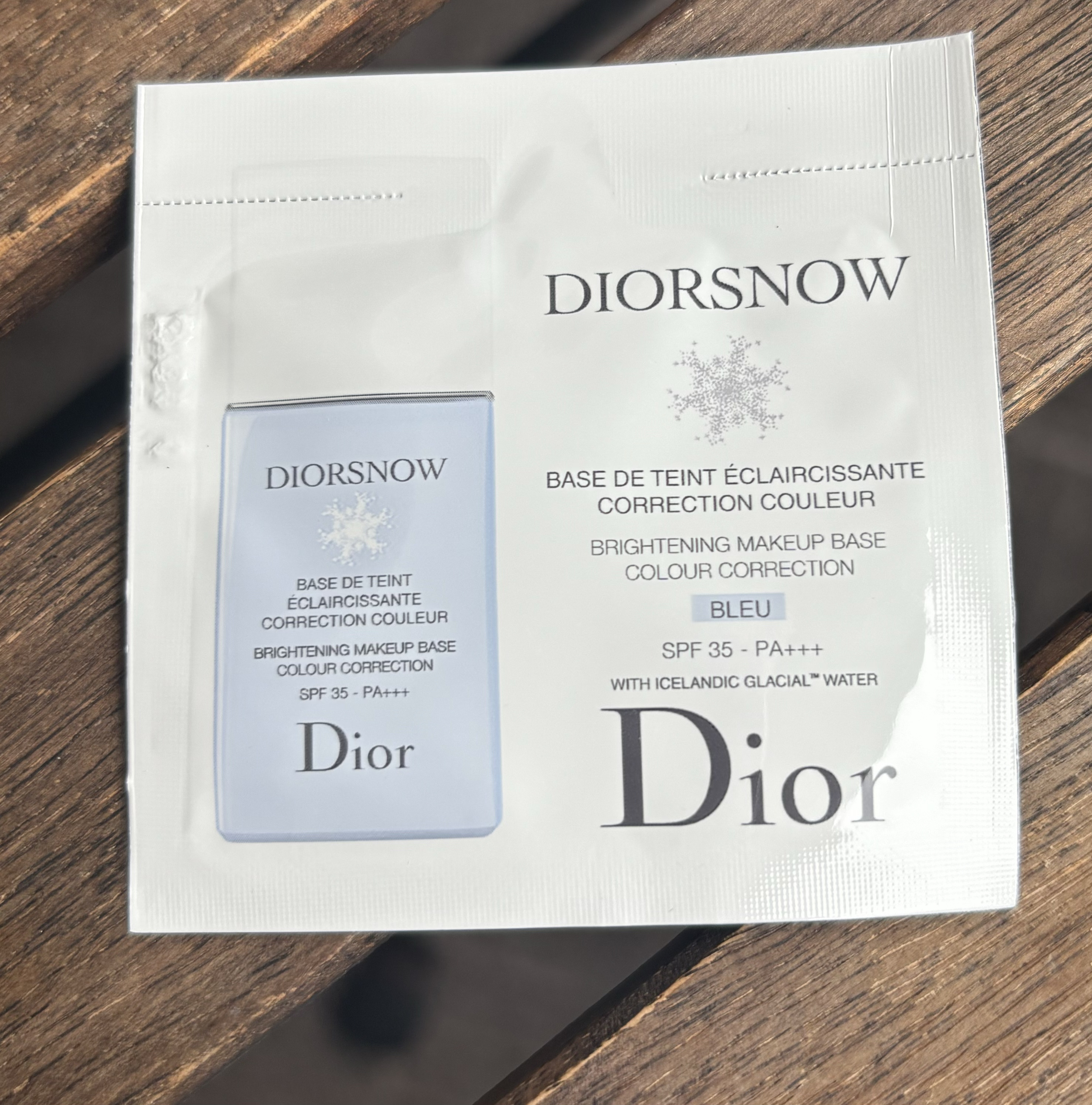 【旧】スノー メイクアップ ベース UV35 SPF35／PA+++ ブルー シェード/Dior/化粧下地を使ったクチコミ（1枚目）