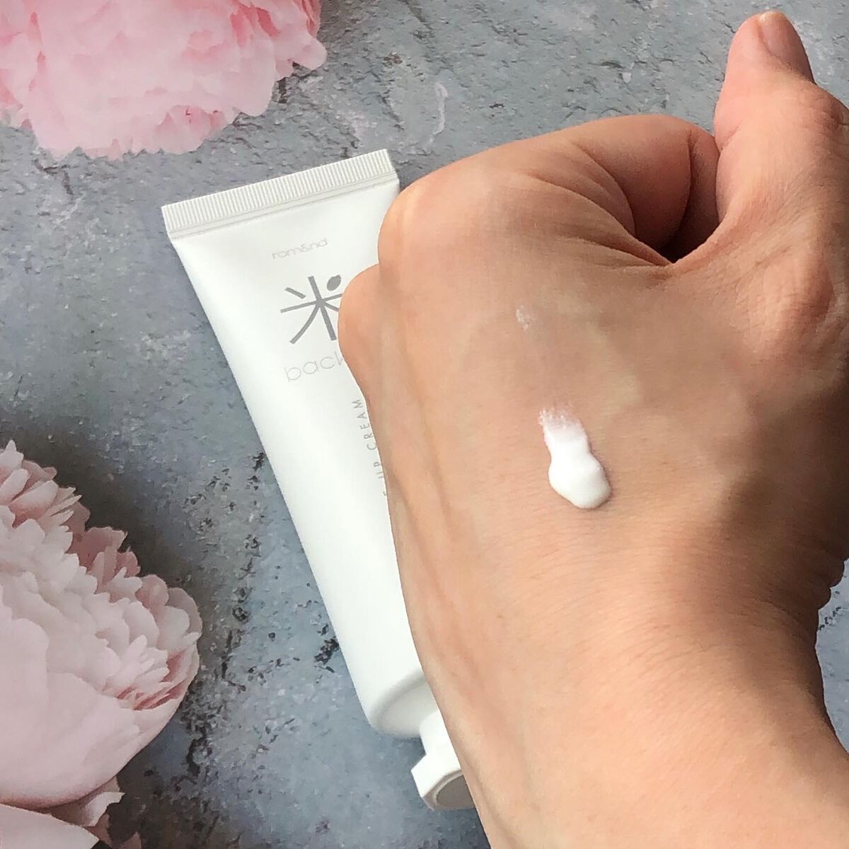 バックミートーンアップクリーム/rom&nd/化粧下地を使ったクチコミ（3枚目）