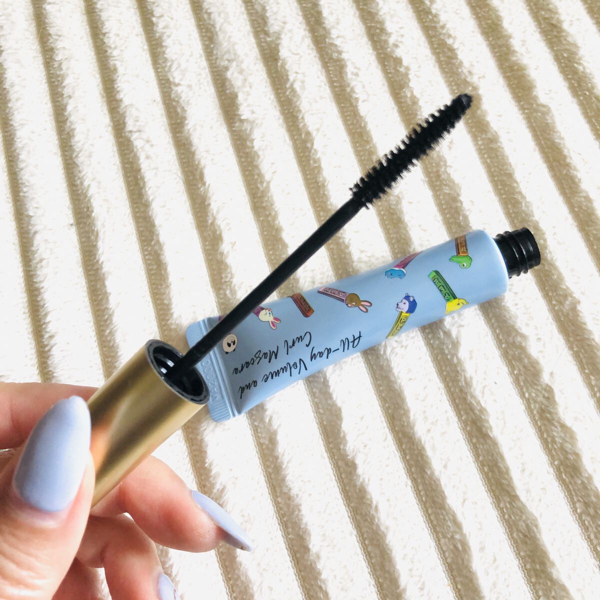 オールデイ ボリュームアンドカールマスカラ ブラック(限定パッケージ)/Milk Touch/マスカラを使ったクチコミ（3枚目）