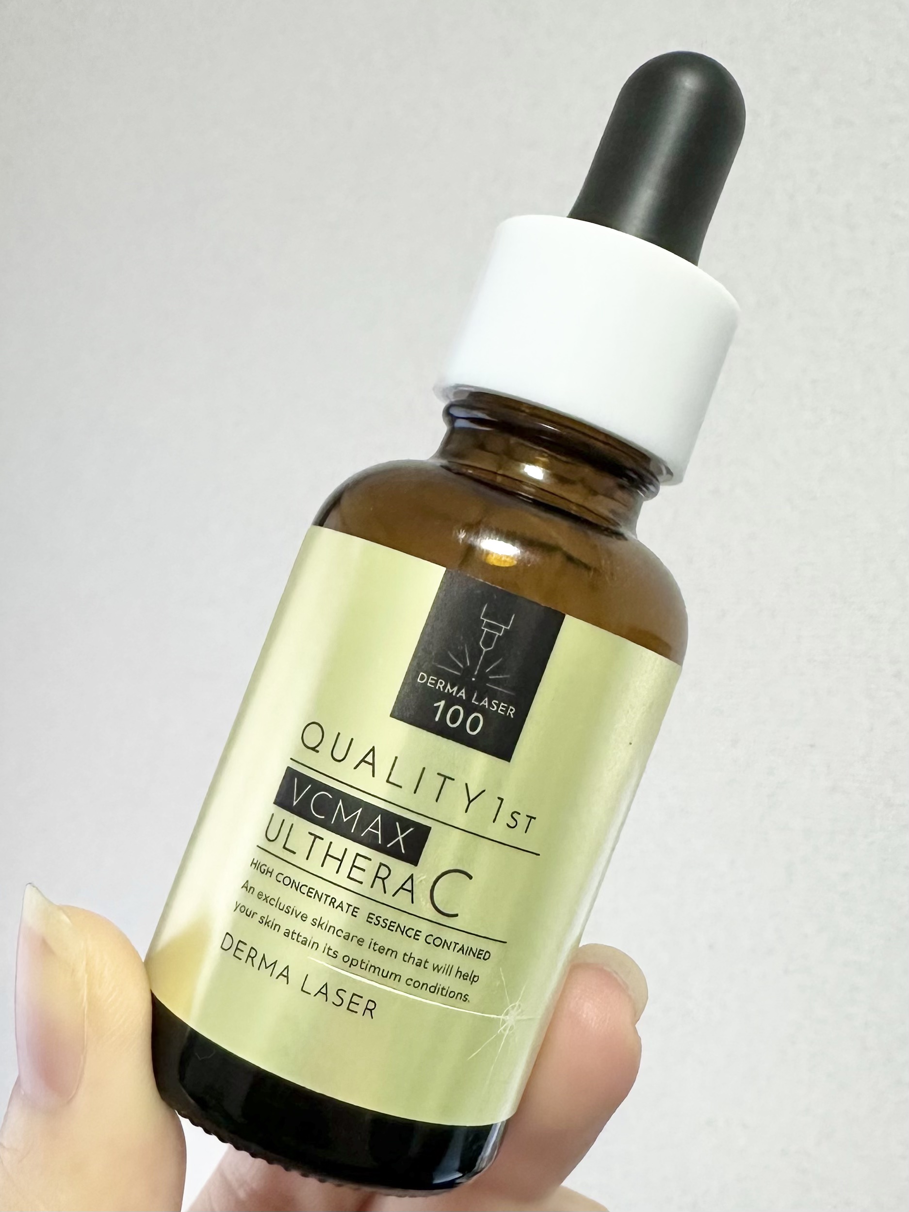 クオリティファースト ダーマレーザー ウルセラC

サラサラテクスチャーでベタつかず、メイク前も使いやすいところは良かった◎

ただ、結構使ったけど毛穴やニキビへの効果はイマイチ分からなかった🫤

#クオリティファースト #ビタミンC #