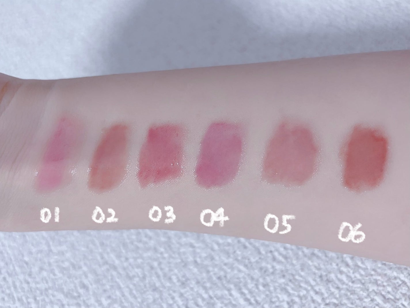 グラスティングカラーグロス/rom&nd/リップグロスを使ったクチコミ(2枚目)