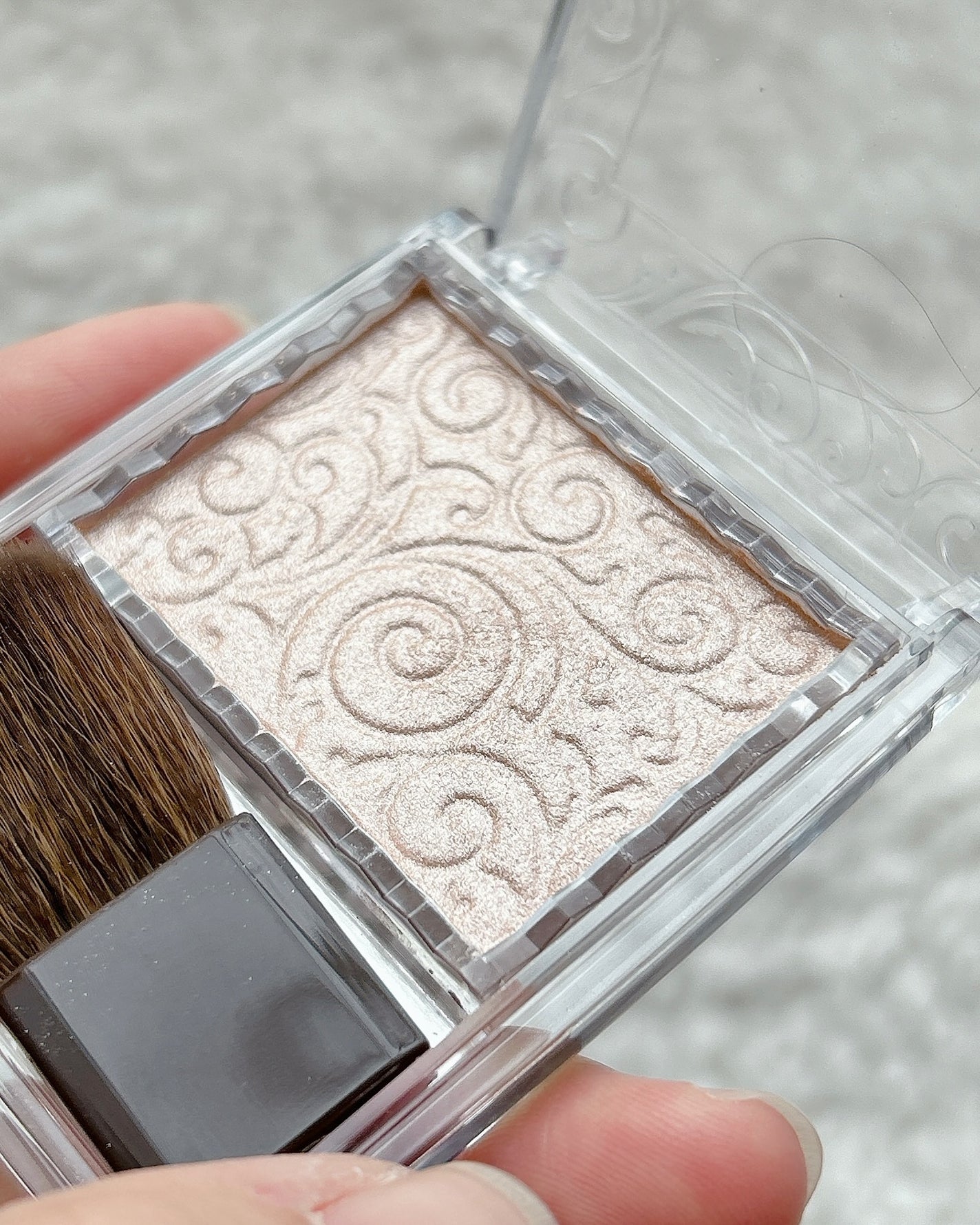 パールグロウハイライト/CEZANNE/パウダーハイライトを使ったクチコミ(4枚目)