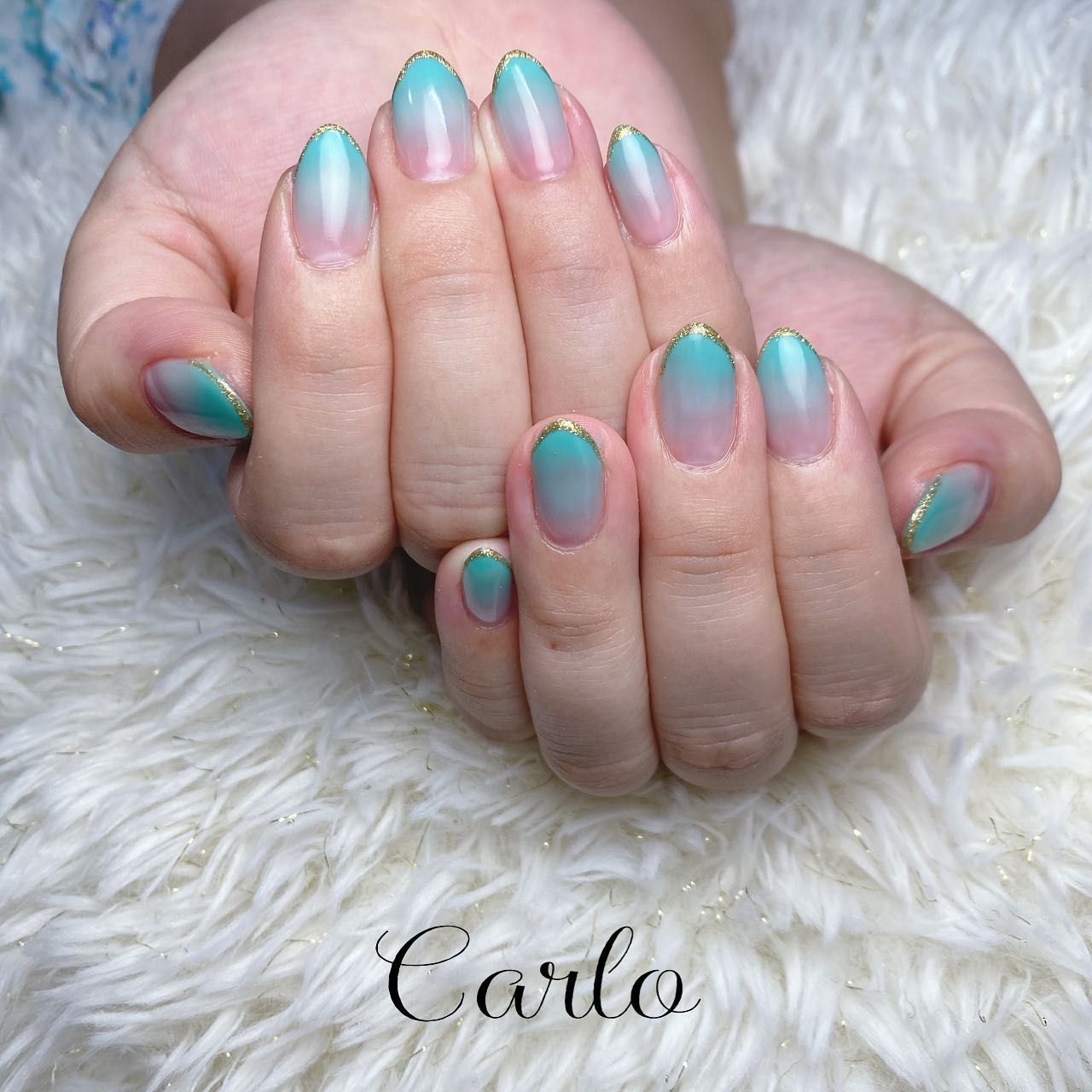 YUKA on LIPS 「.simple2ラメライン追加..#狭山ヶ丘ネイルサロン#小手..」(1枚目)