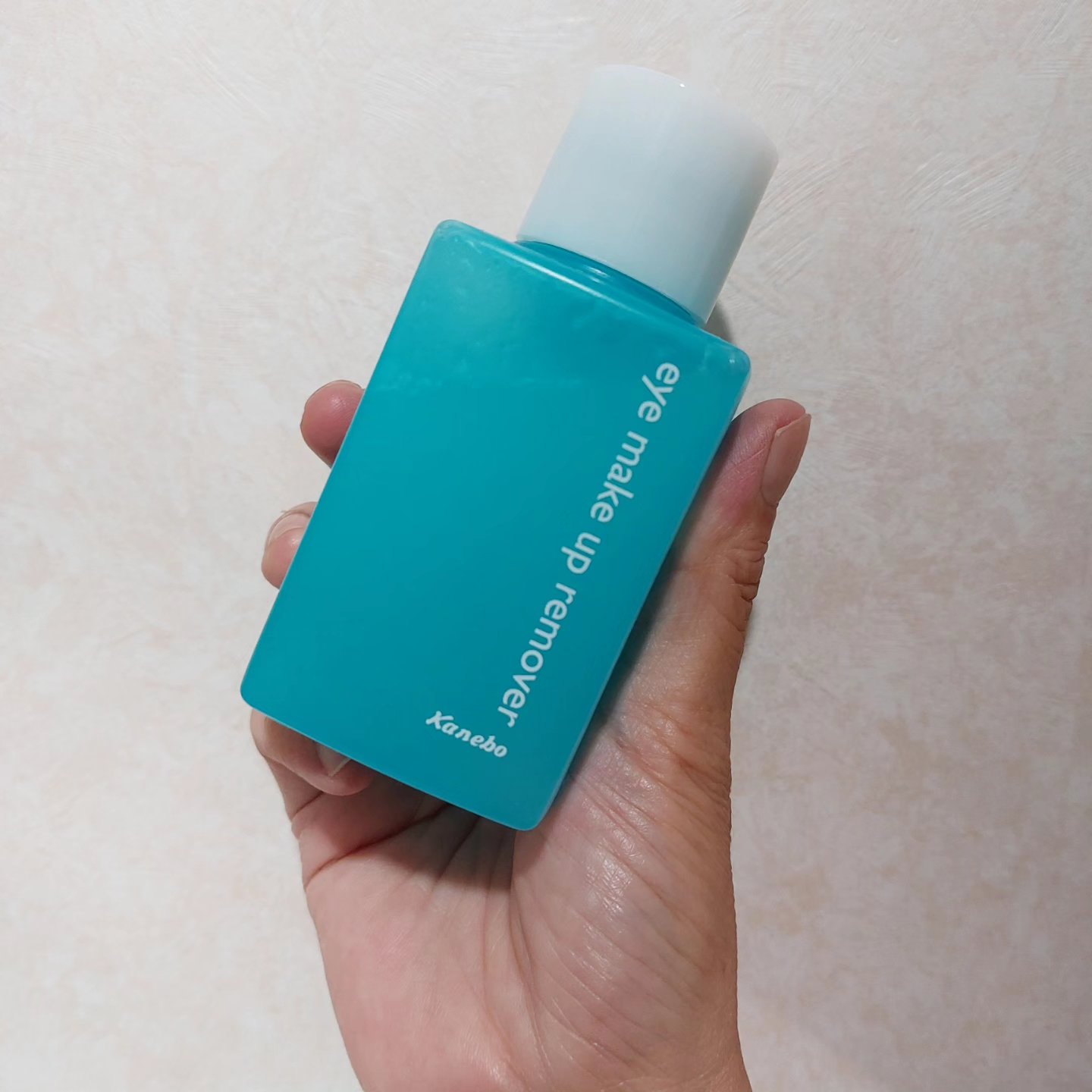 KANEBO アイ メイクアップ リムーバーのクチコミ「オイル配合の2層タイプ。
振ってから使用です。

落ちも良く、ヌルつきもなく使えました。
しみ.....」（2枚目）