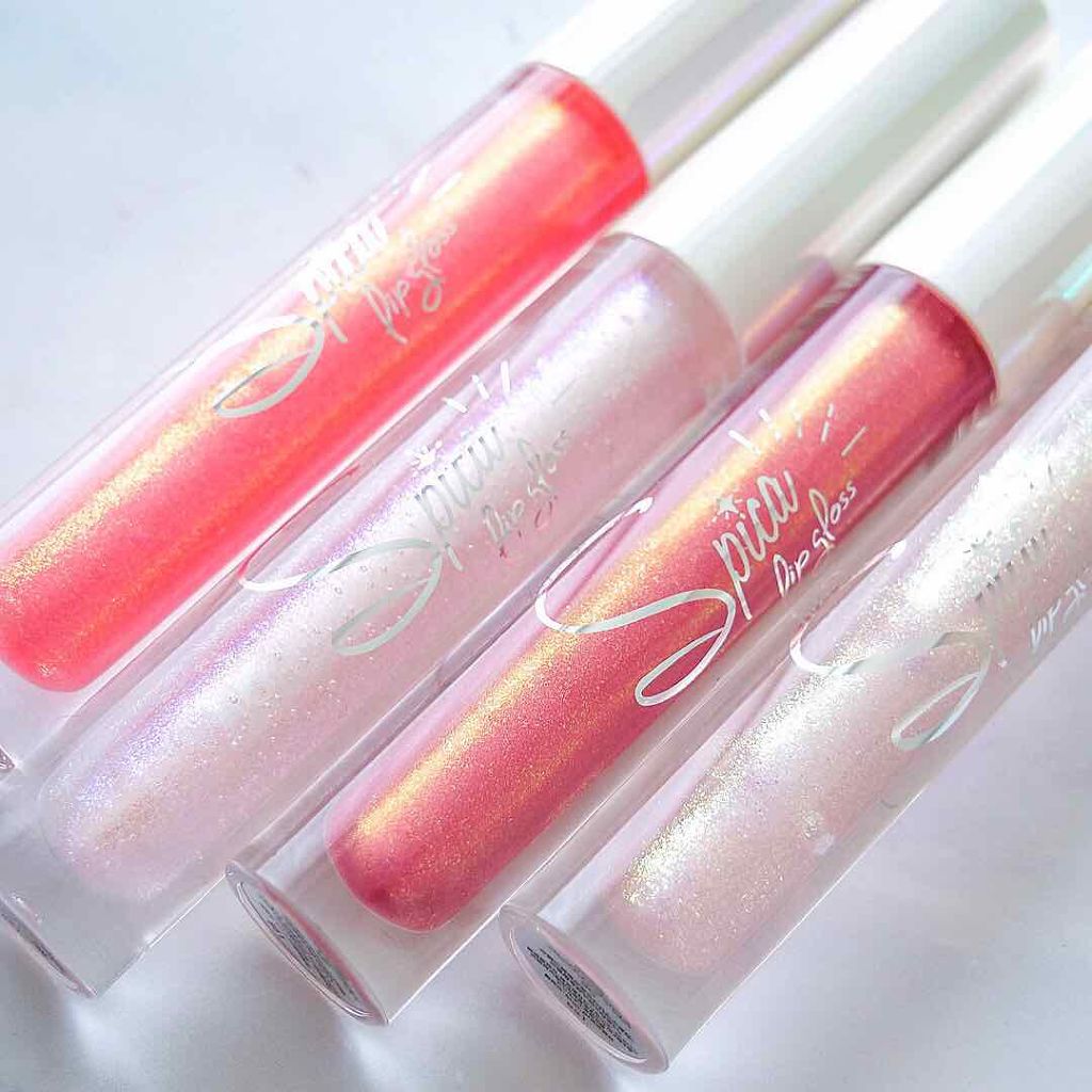 ロフトで一目惚れした、スピカリップグロス〜🙏🏻💓💓

これ、ほんと可愛い！！！！！

買ってよかった...
偏光パールが入ったグロスで、口元が本当に可愛くなります🤣👍✨

私は、口紅の上から重ねてラメを楽しんでます！
色はほぼつ